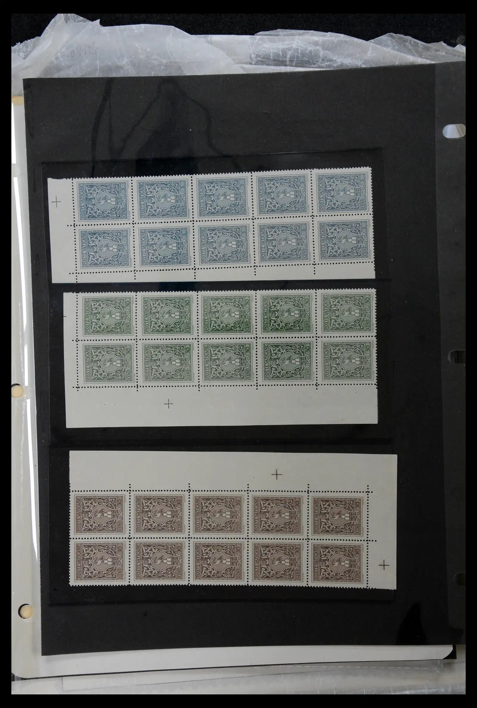 39182 0061 - Stamp collection 39182 Vaticaan 1929-2010.