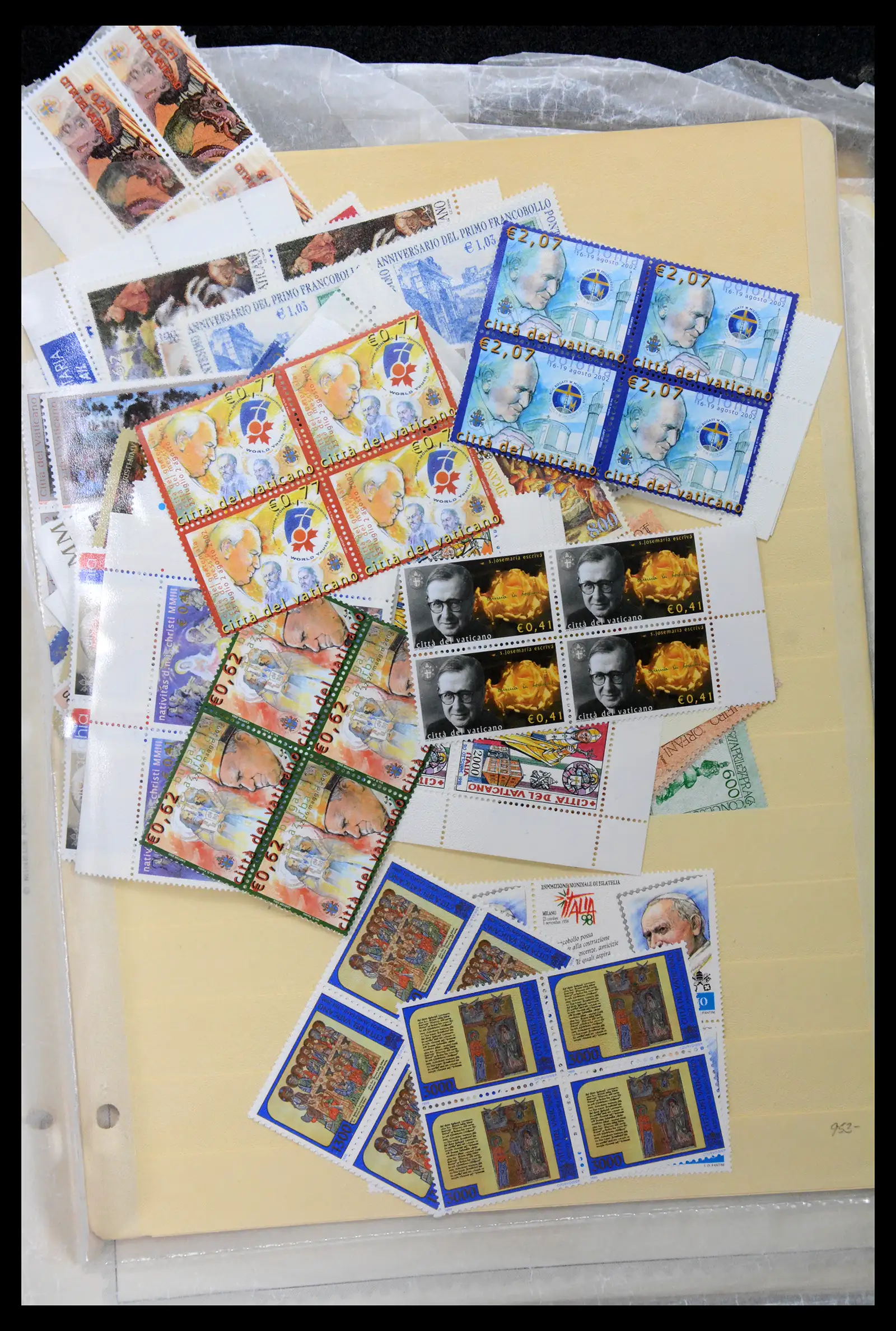 39182 0064 - Stamp collection 39182 Vaticaan 1929-2010.