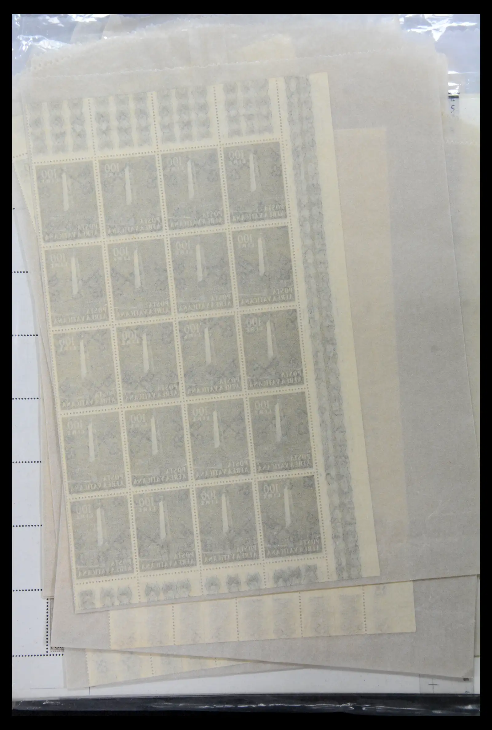 39182 0090 - Stamp collection 39182 Vaticaan 1929-2010.