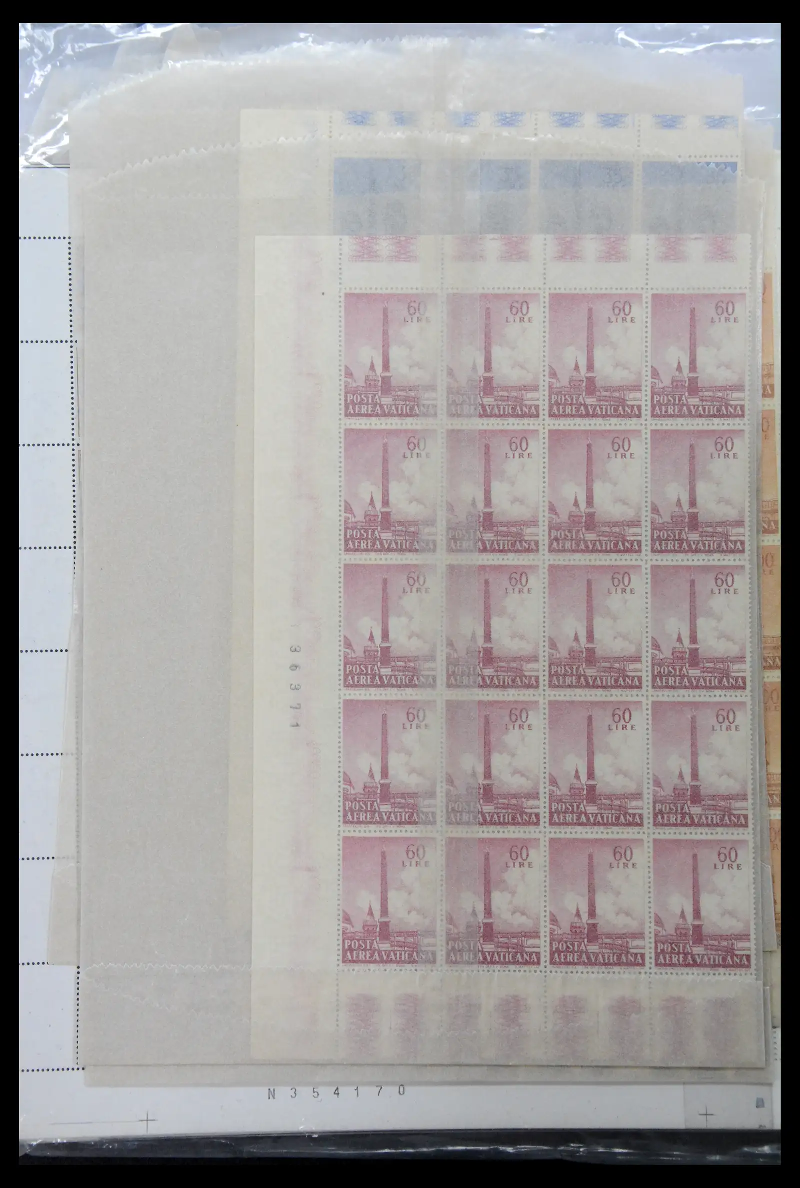 39182 0092 - Stamp collection 39182 Vaticaan 1929-2010.