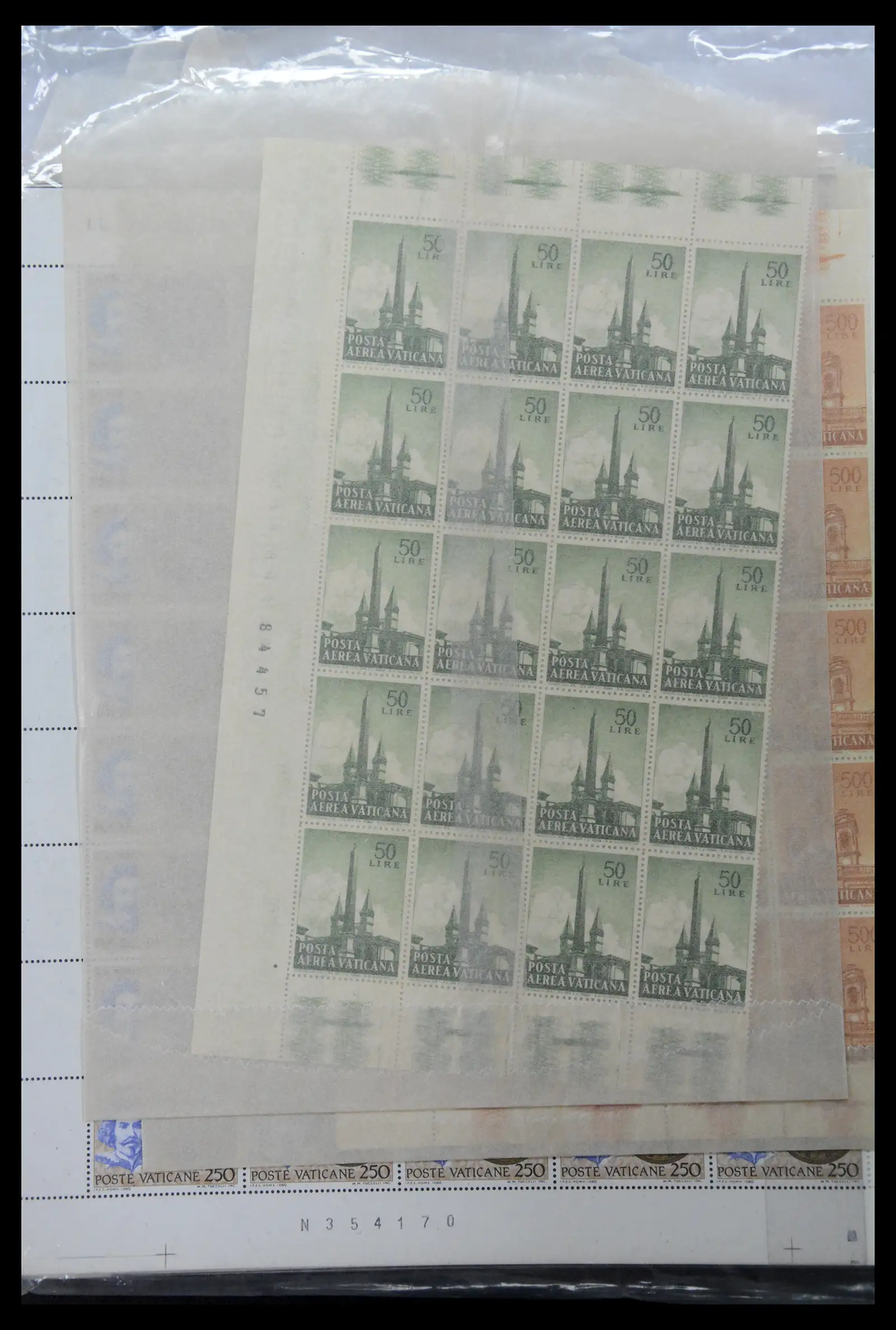 39182 0095 - Stamp collection 39182 Vaticaan 1929-2010.