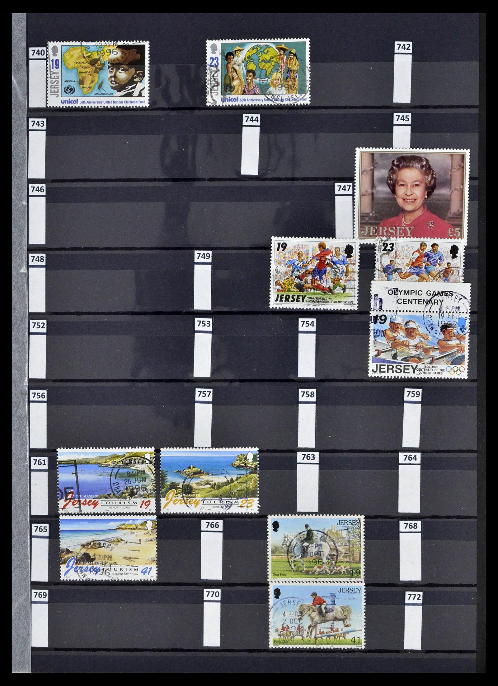 39197 0021 - Postzegelverzameling 39197 Kanaaleilanden 1941-2015.