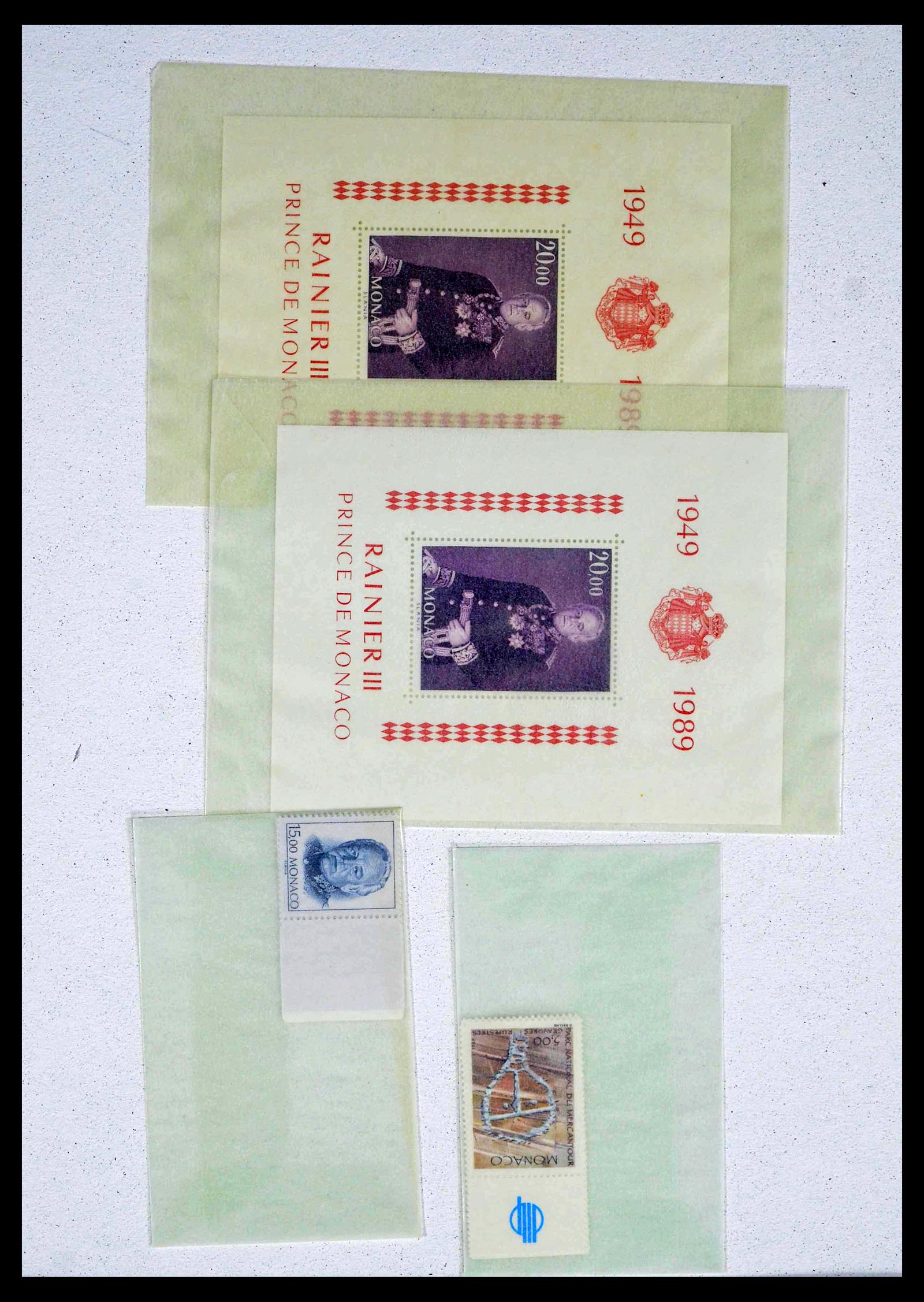 39211 0196 - Stamp collection 39211 Monaco 1885-1983.