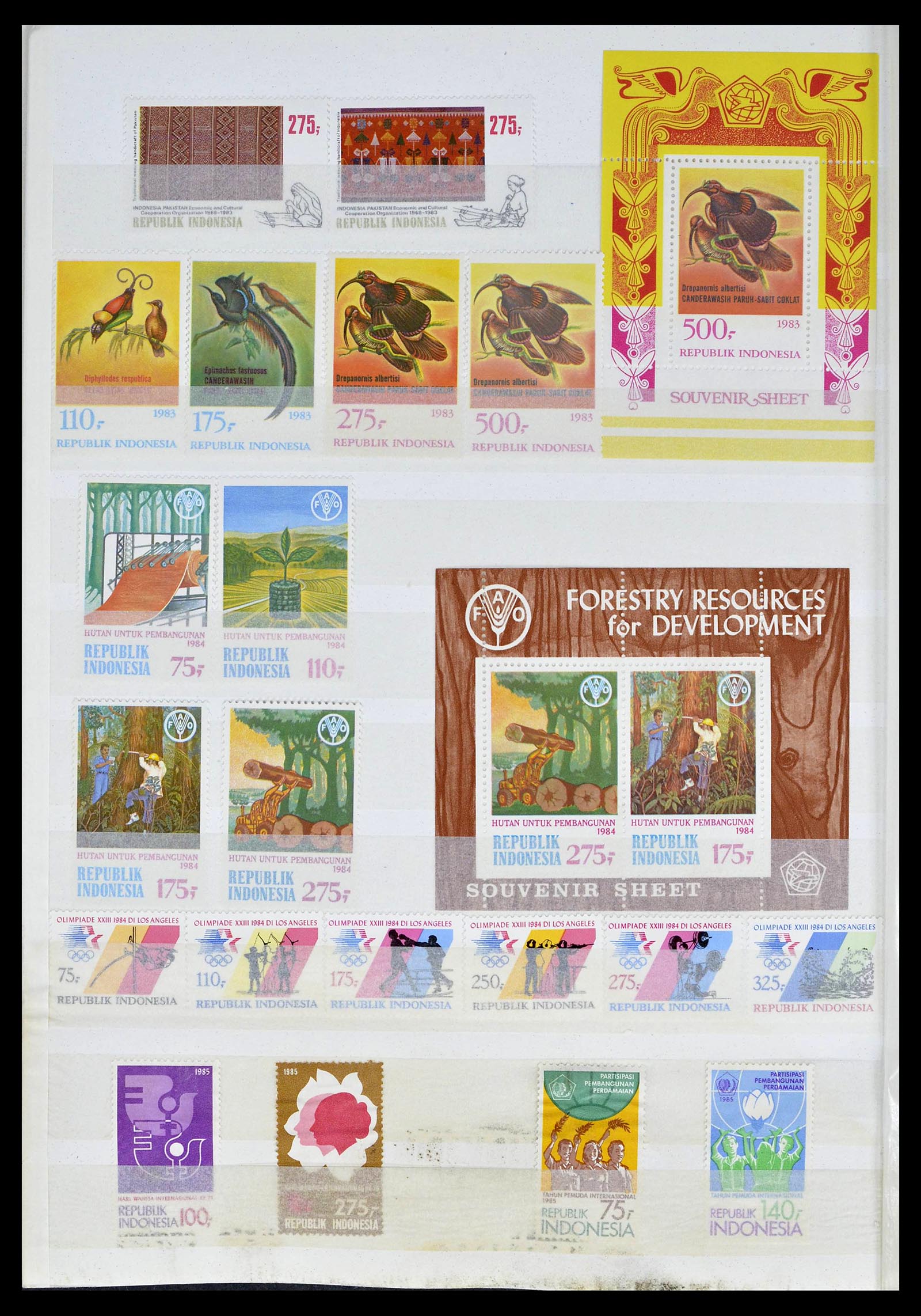 39244 0037 - Postzegelverzameling 39244 Indonesië 1950-2003.