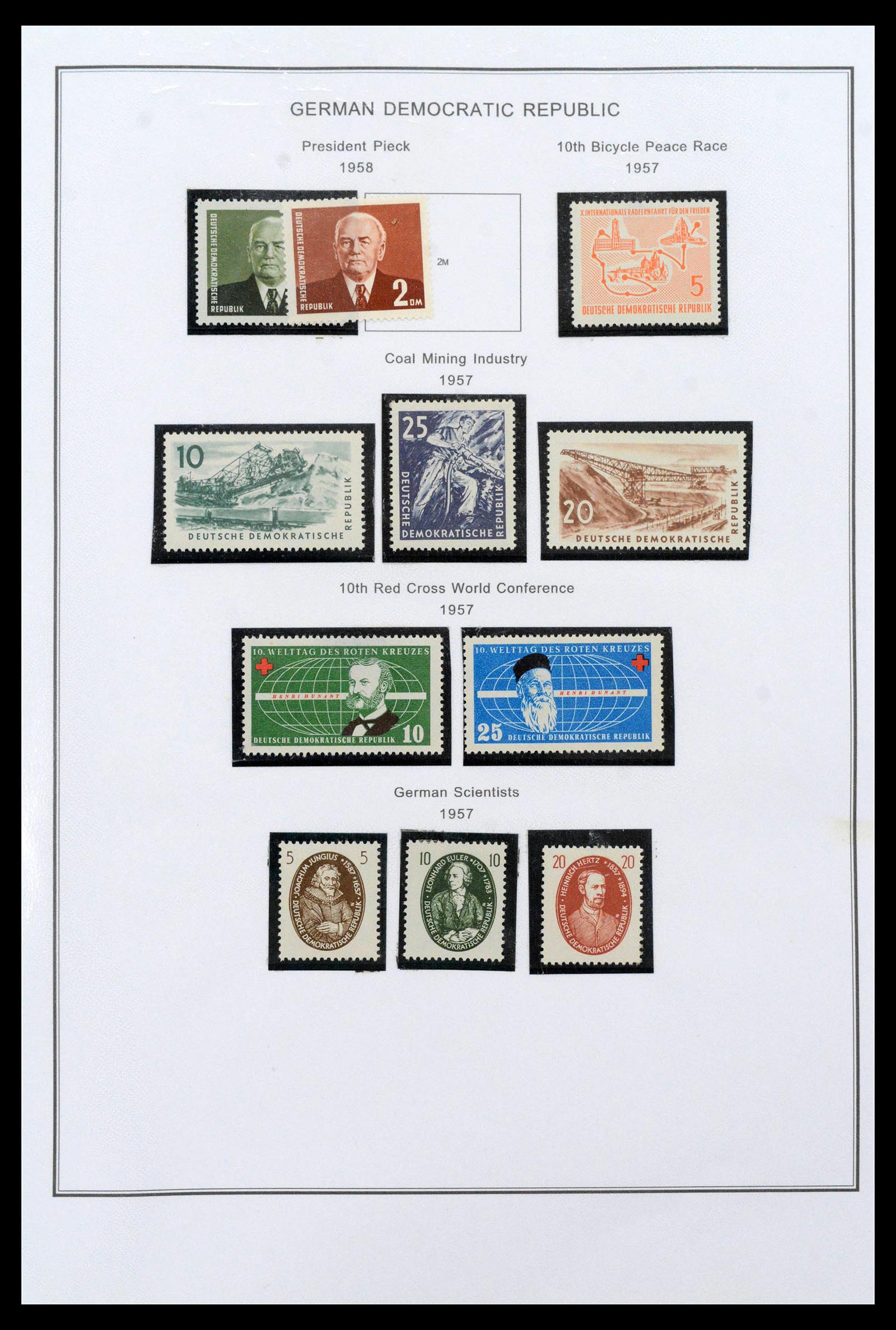39351 0029 - Stamp collection 39351 GDR 1949-1990.