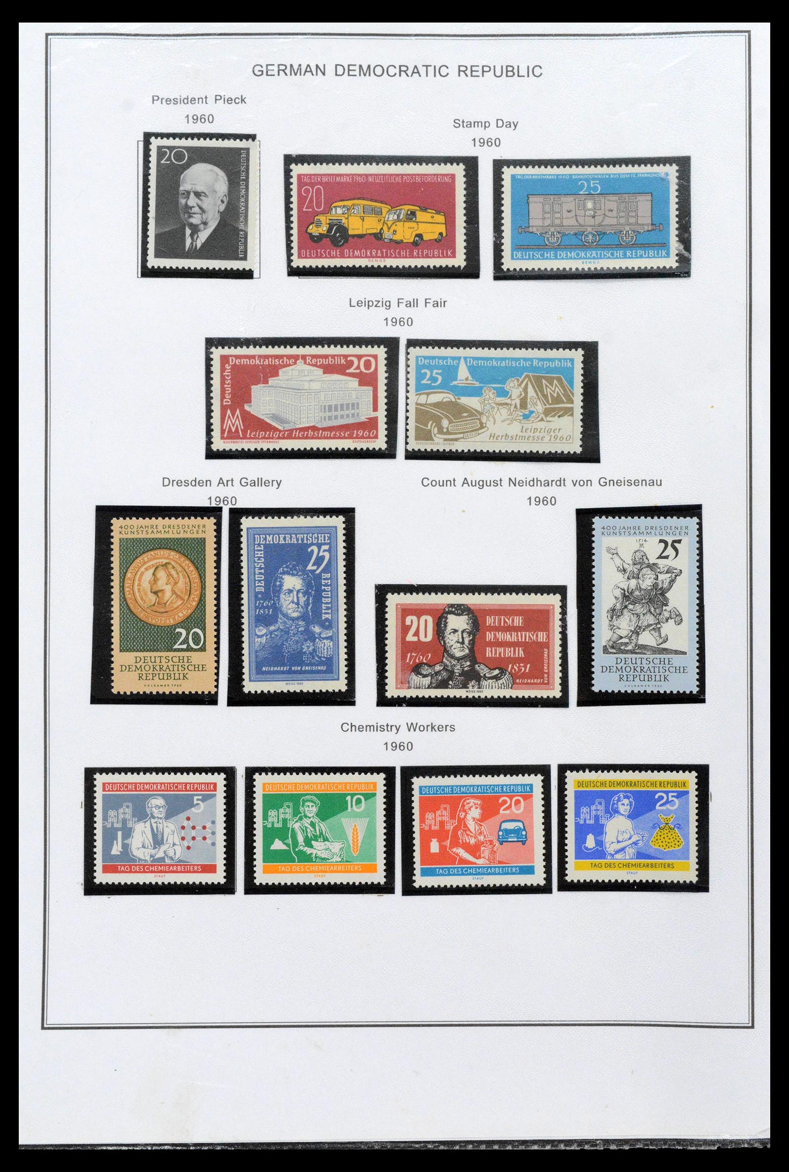 39351 0044 - Postzegelverzameling 39351 DDR 1949-1990.