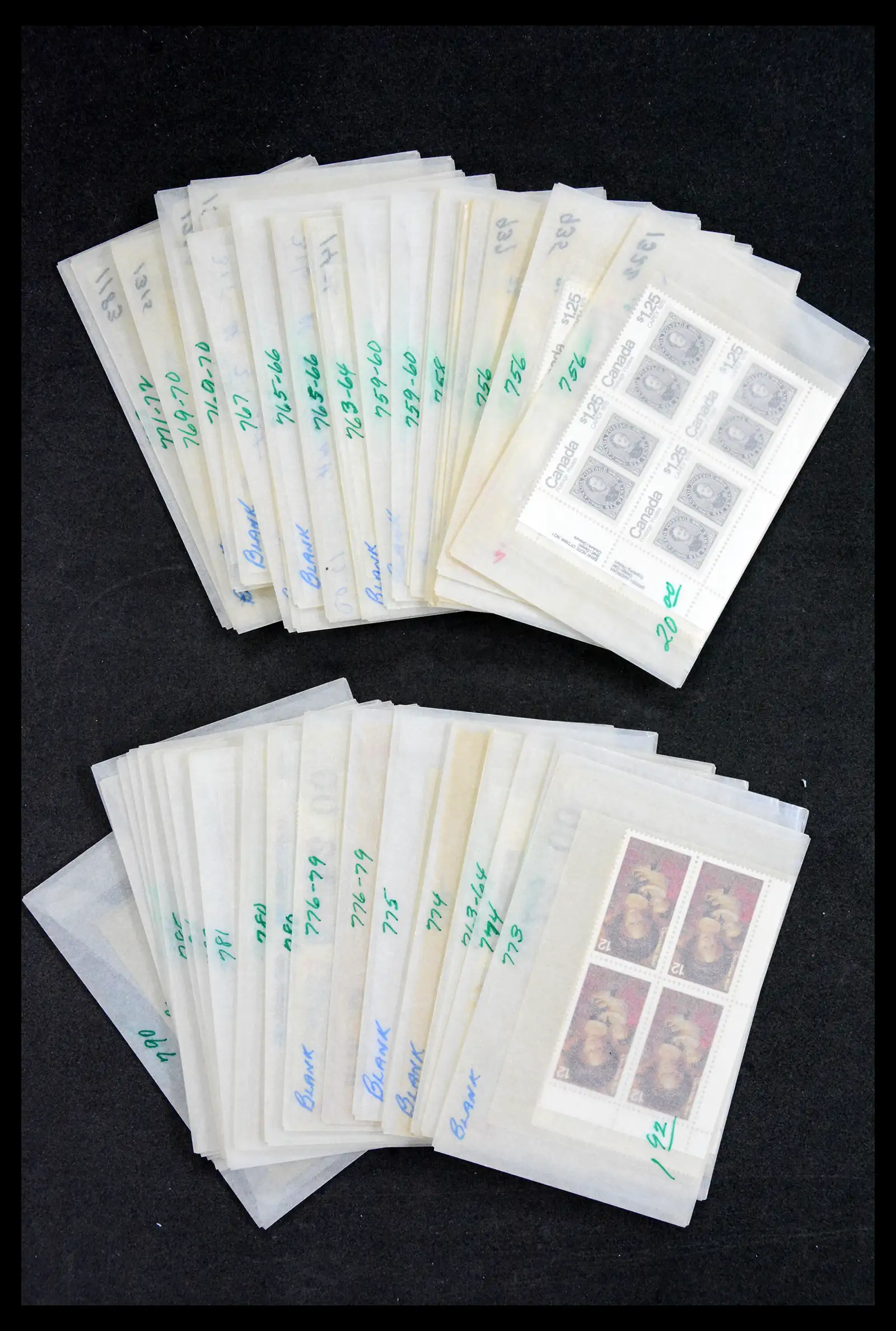 39745 0004 - Stamp collection 39745 Canada mint never hinged 1882-1990.