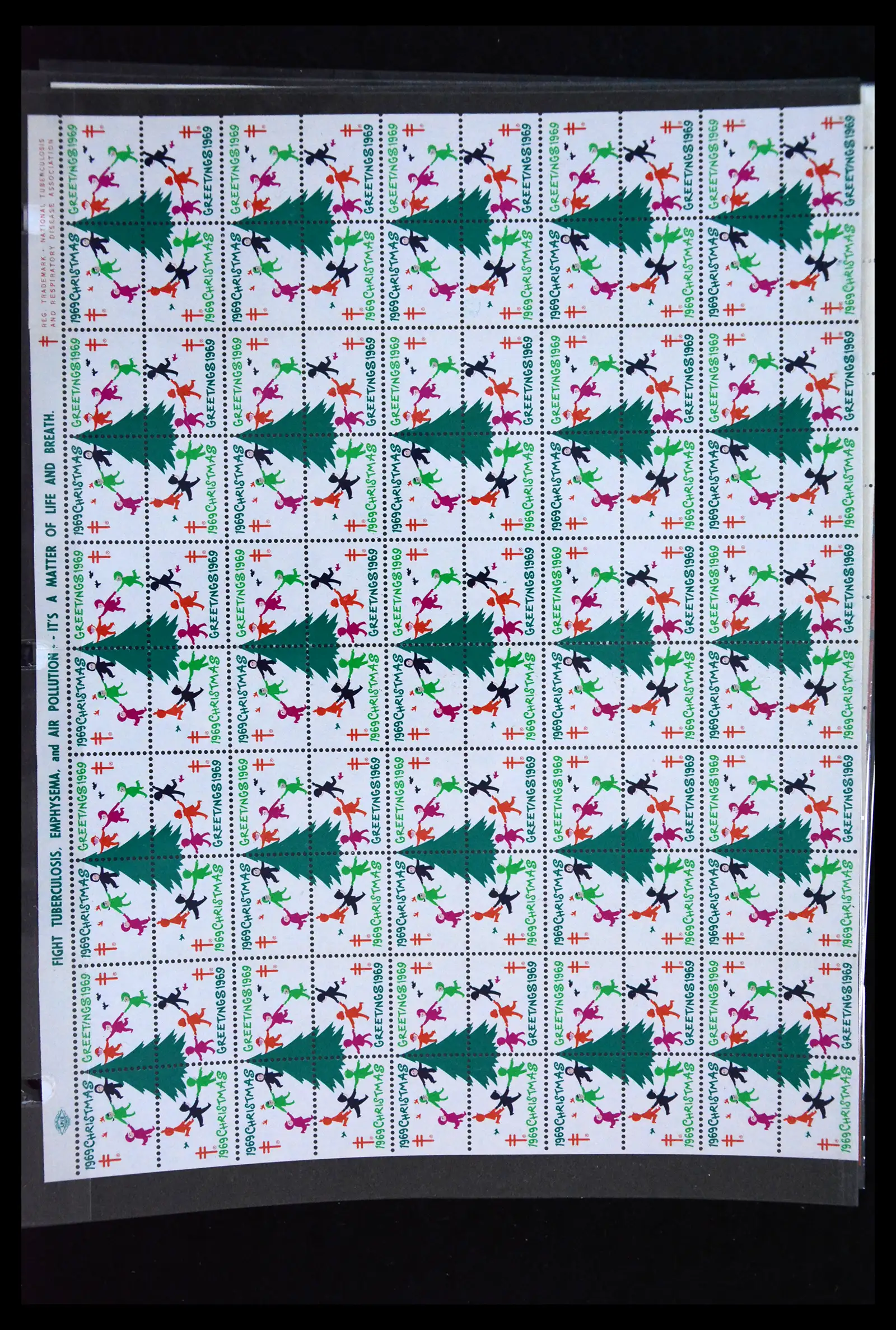 39784 0030 - Stamp collection 39784 USA Christmas seals 1909-1990.