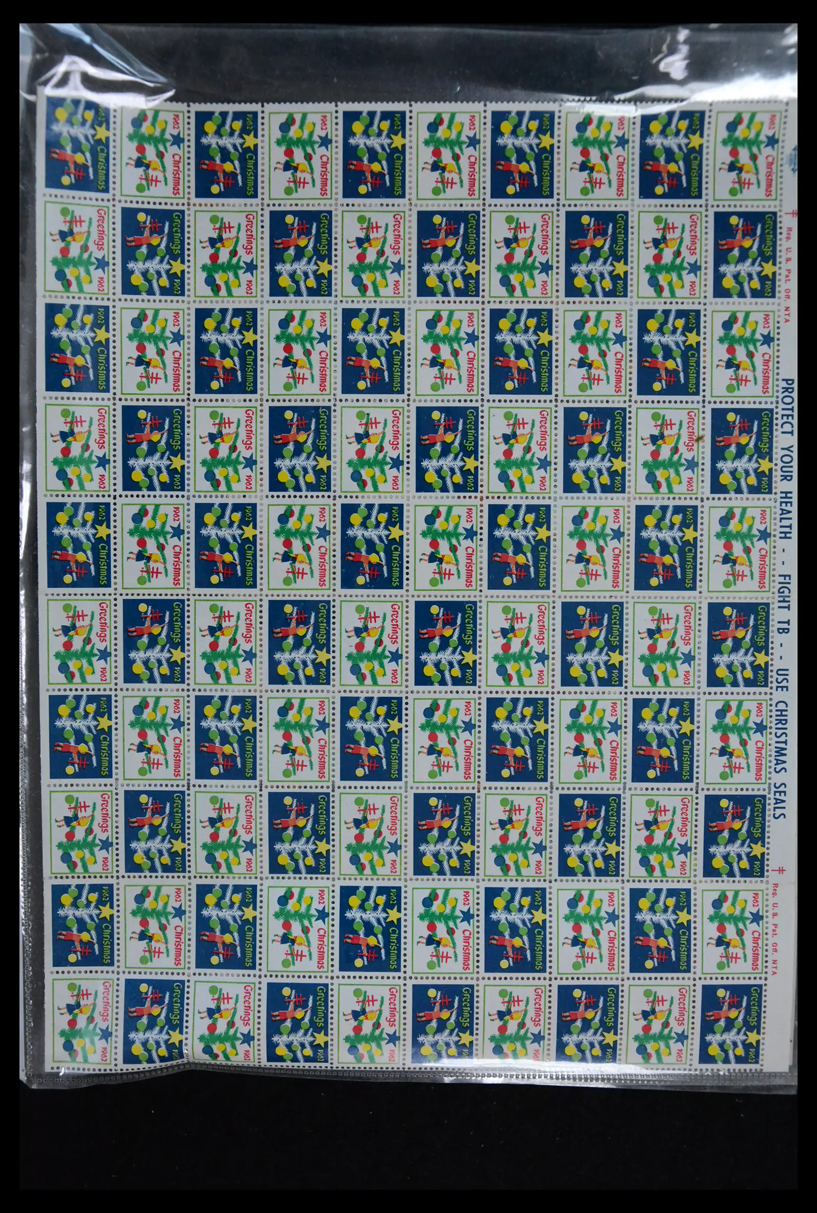 39784 0059 - Stamp collection 39784 USA Christmas seals 1909-1990.