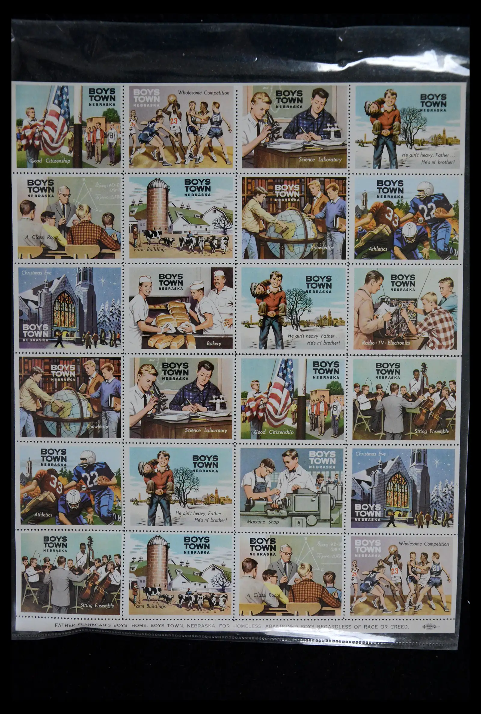 39784 0060 - Stamp collection 39784 USA Christmas seals 1909-1990.