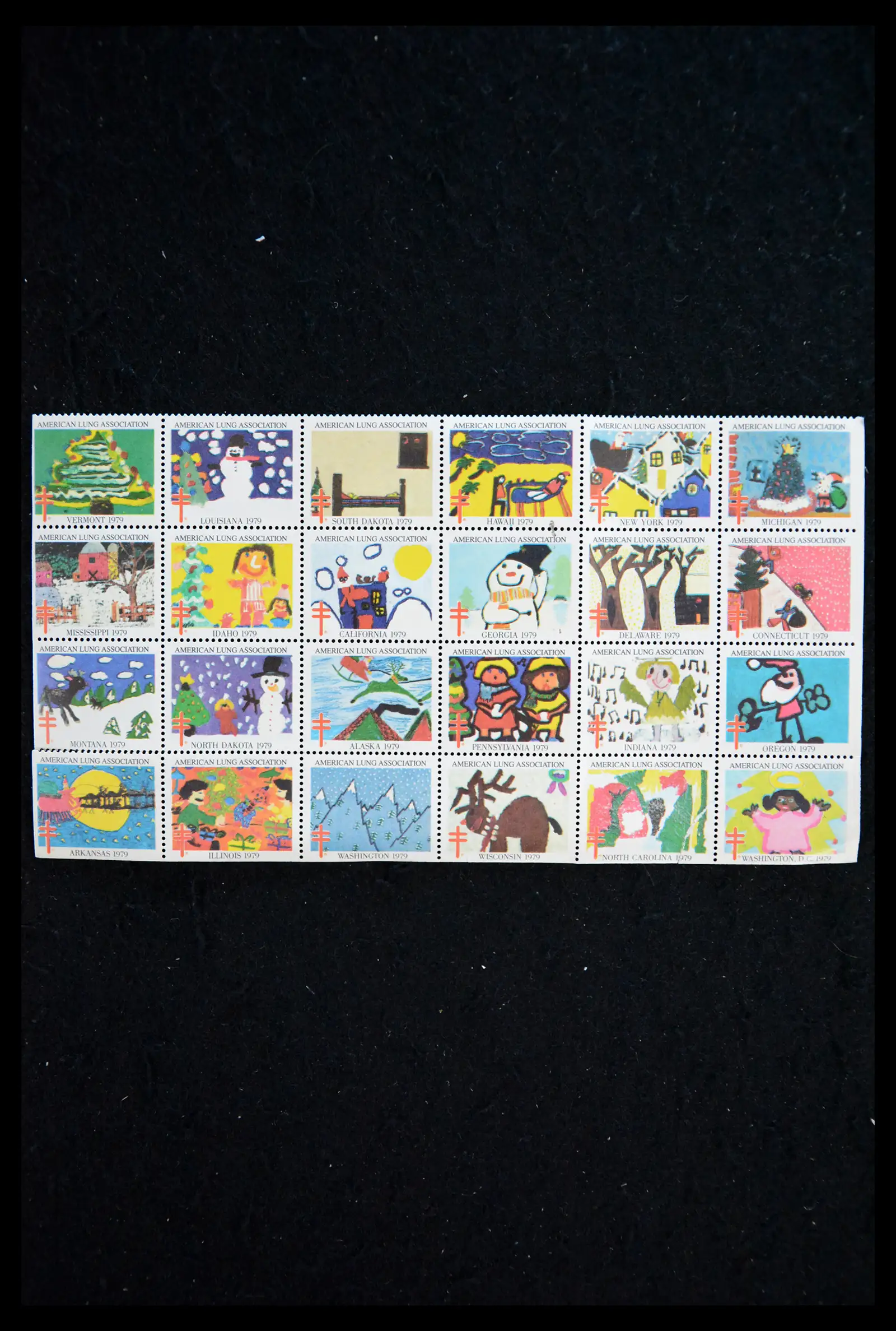 39784 0063 - Stamp collection 39784 USA Christmas seals 1909-1990.