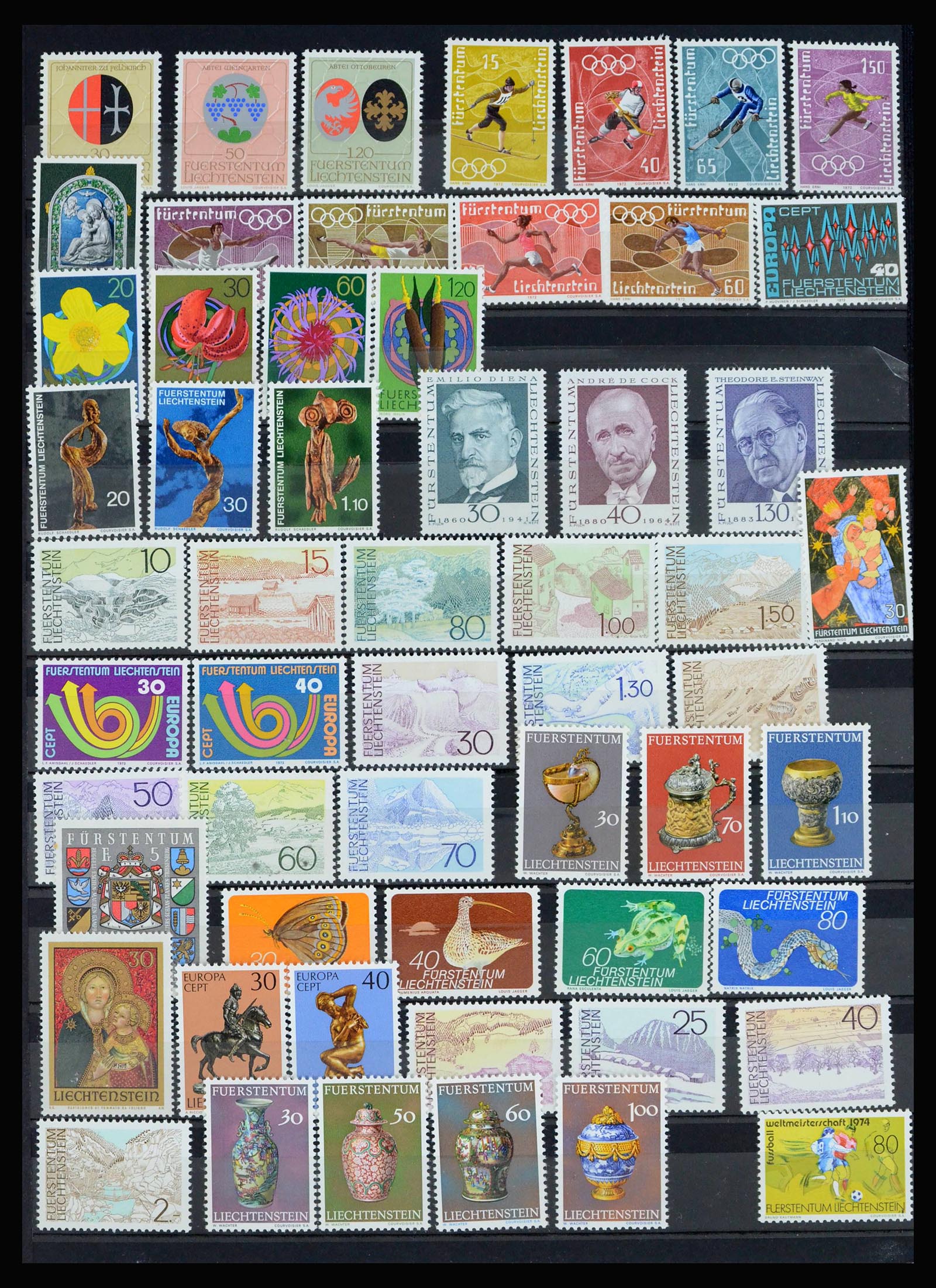 40053 0008 - Postzegelverzameling 40053 Liechtenstein 1912-2013.
