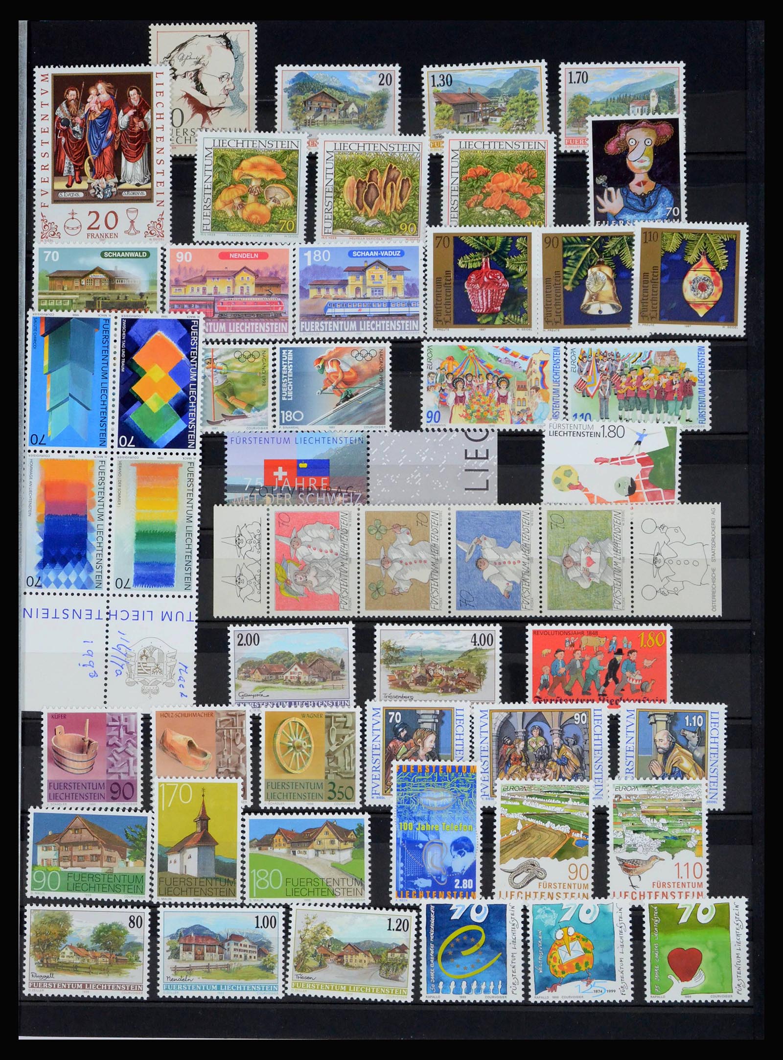 40053 0019 - Postzegelverzameling 40053 Liechtenstein 1912-2013.