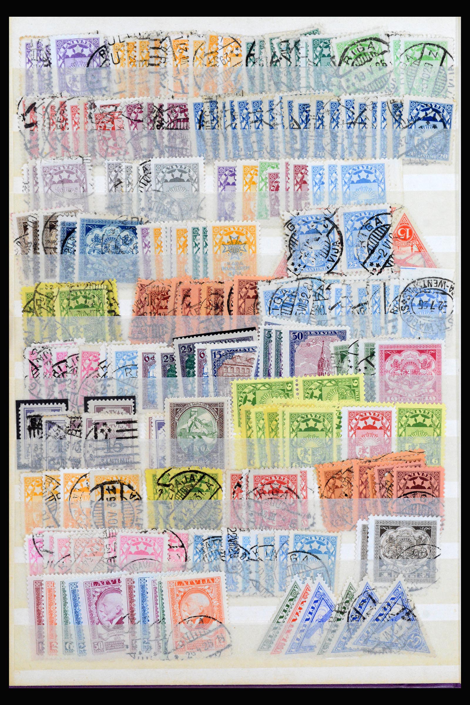40222 0008 - Postzegelverzameling 40222 Baltische Staten 1918-1945.
