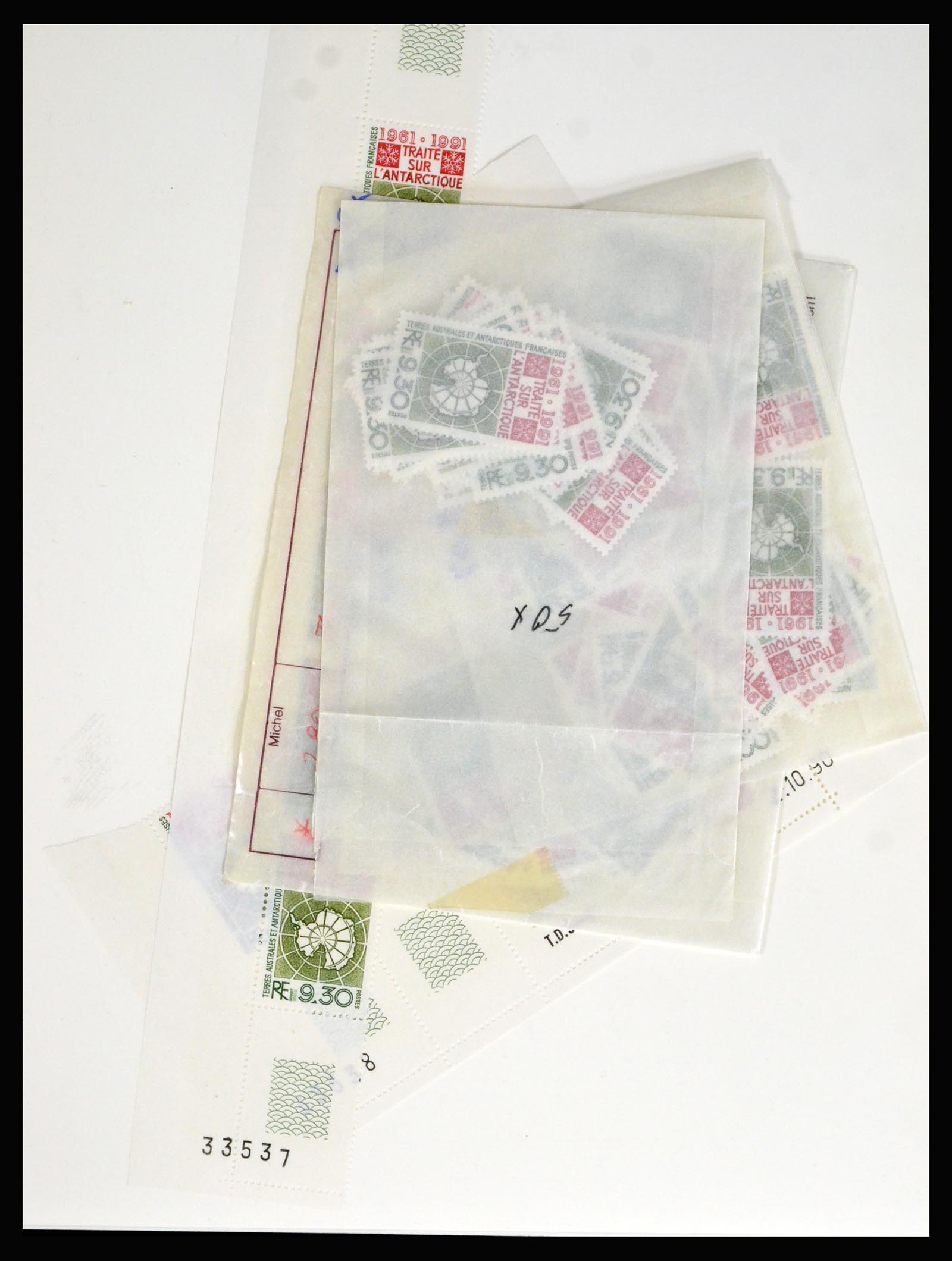 40239 0004 - Postzegel verzameling 40239 TAAF postfris engros.