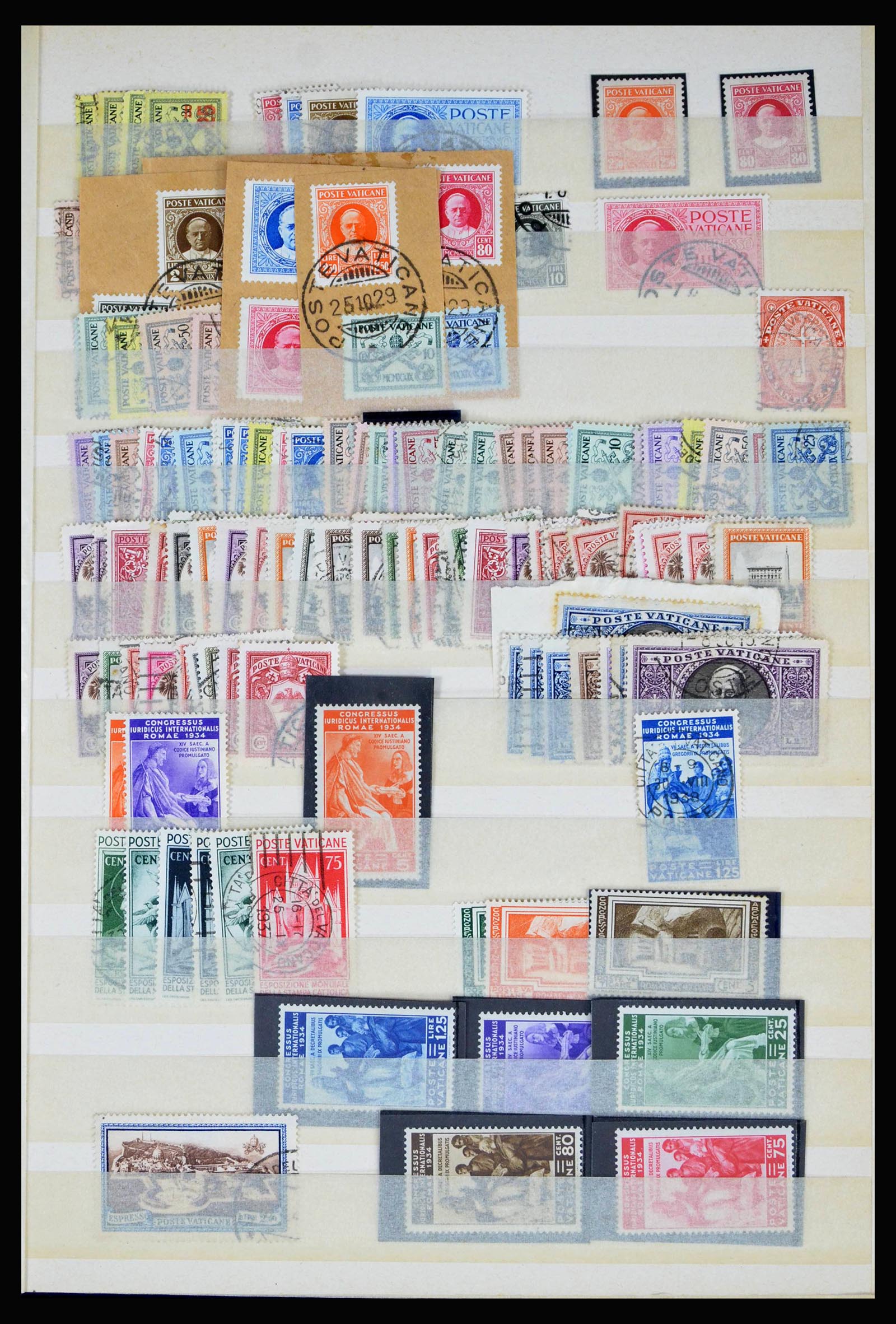 40242 0001 - Postzegelverzameling 40242 Vaticaan/San Marino 1877-2000.