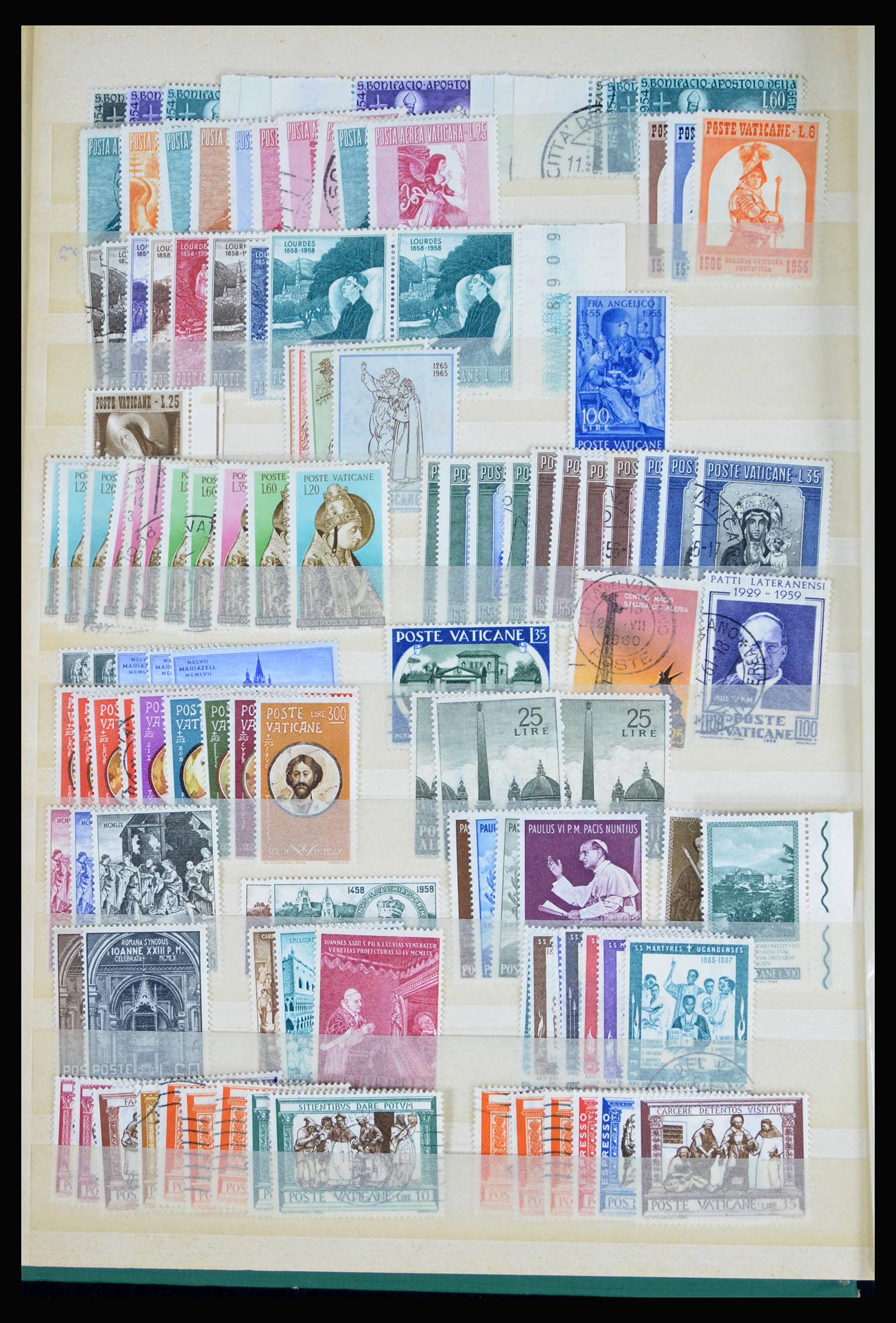 40242 0004 - Postzegelverzameling 40242 Vaticaan/San Marino 1877-2000.