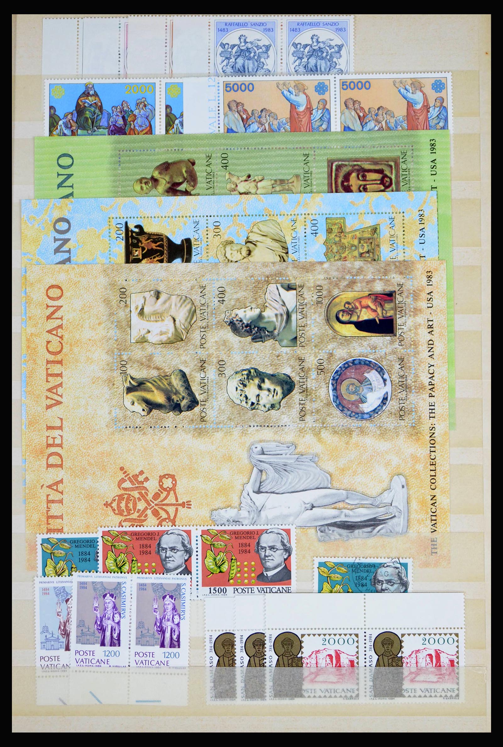 40242 0019 - Postzegelverzameling 40242 Vaticaan/San Marino 1877-2000.