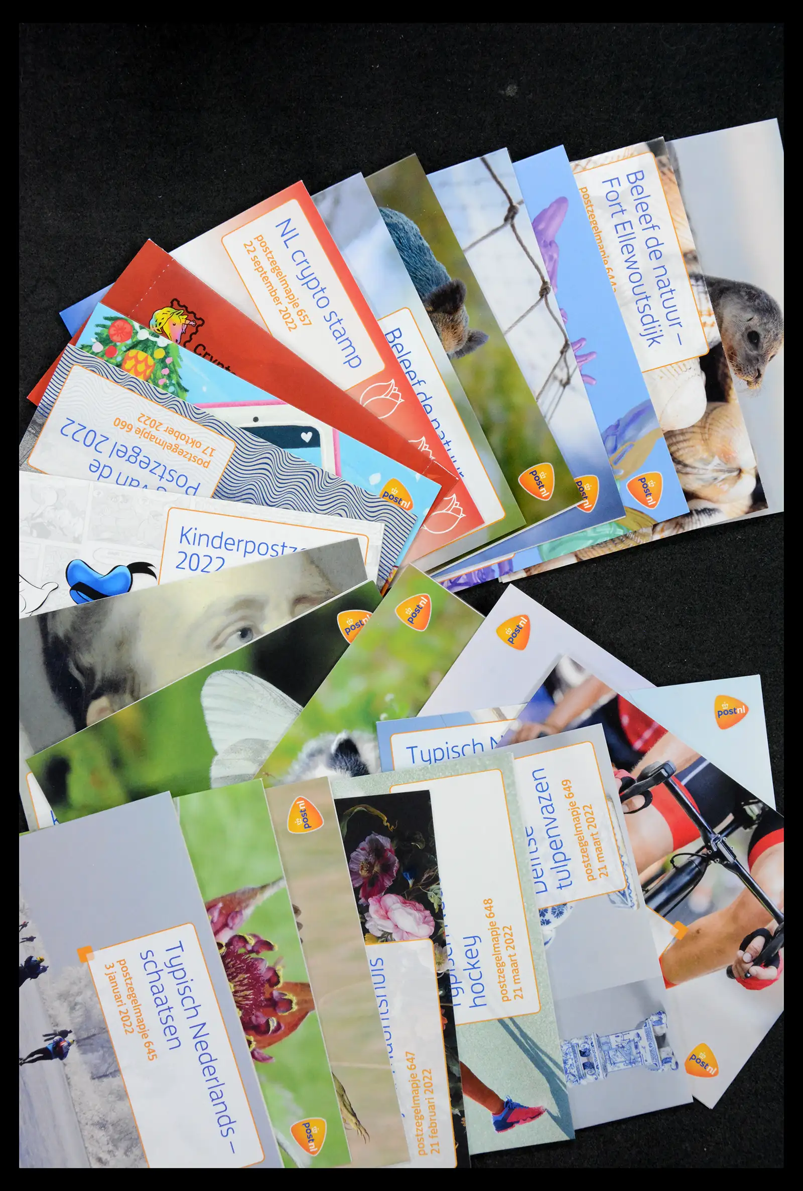 40413 0001 - Stamp collection 40413 Netherlands presentation packs 2002-june 2024 com