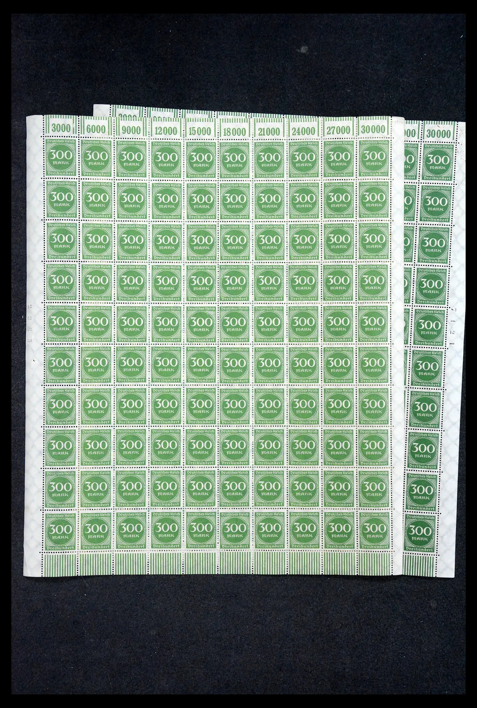 40560 0036 - Postzegelverzameling 40560 Duitse Rijk complete inflavellen.