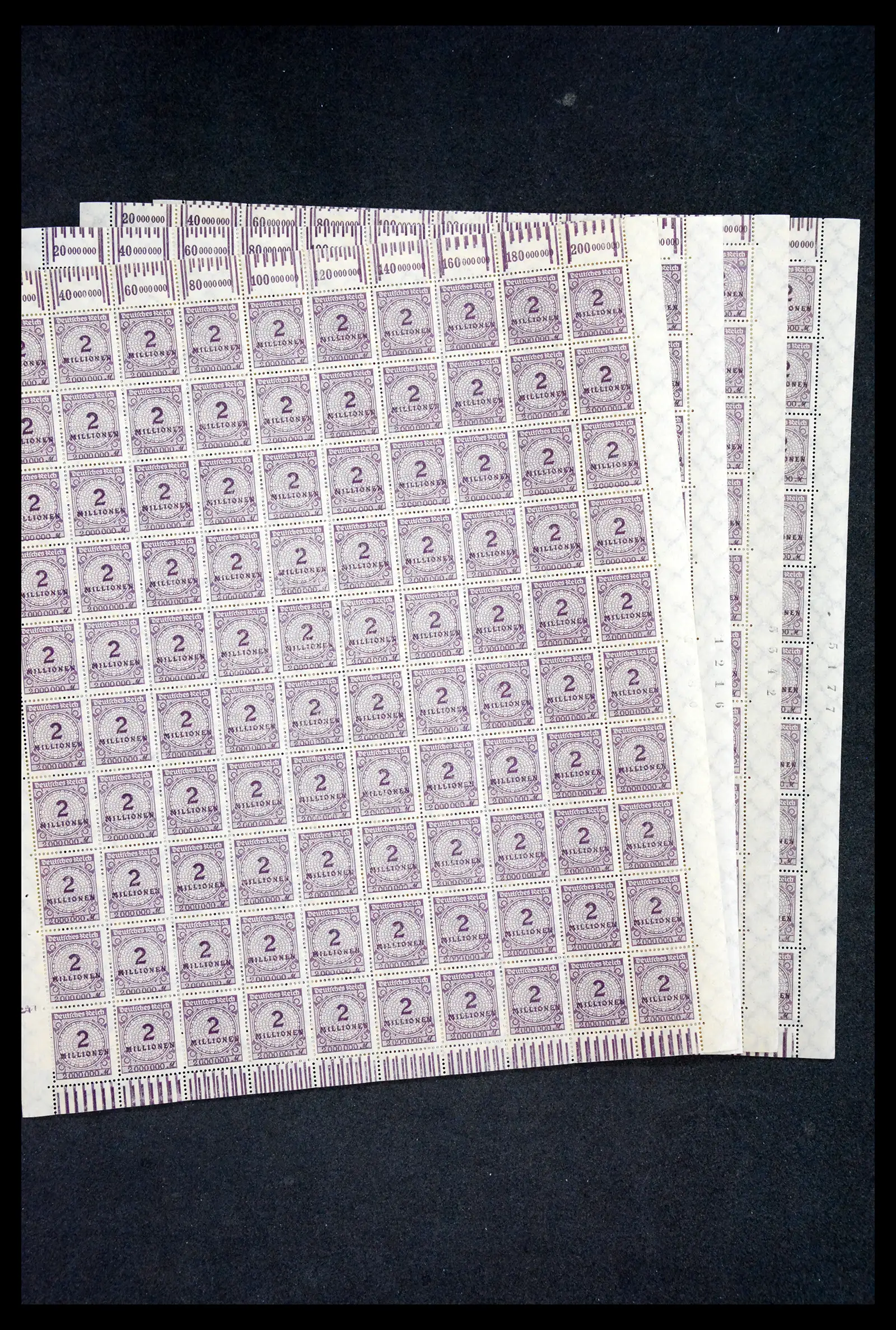40560 0080 - Postzegelverzameling 40560 Duitse Rijk complete inflavellen.