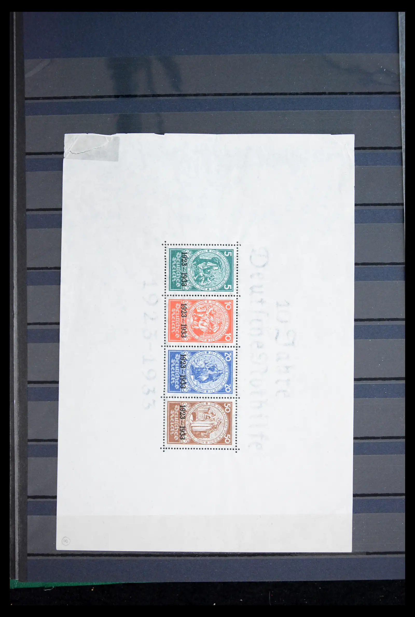 40665 0018 - Stamp collection 40665 World classic key stamps 1840-1950.