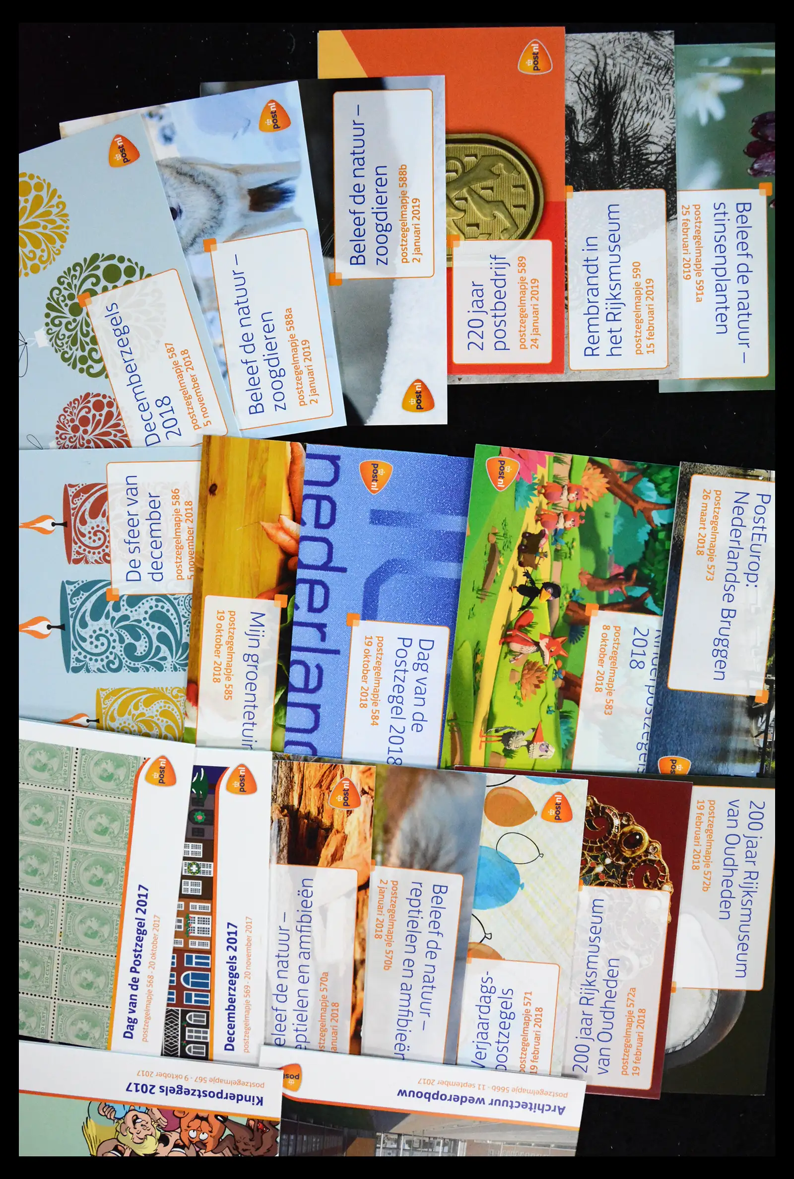 40848 0003 - Stamp collection 40848 Netherlands presentation packs 2010-2023!!