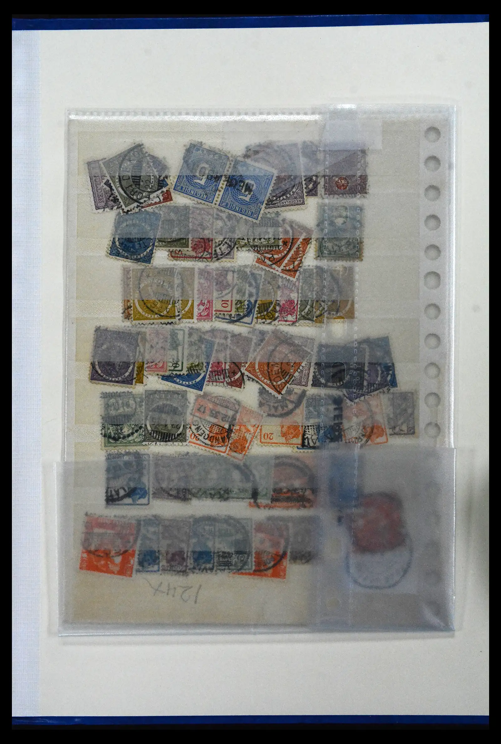 41133 0052 - Stamp collection 41133 Dutch colonies 1864-1955.