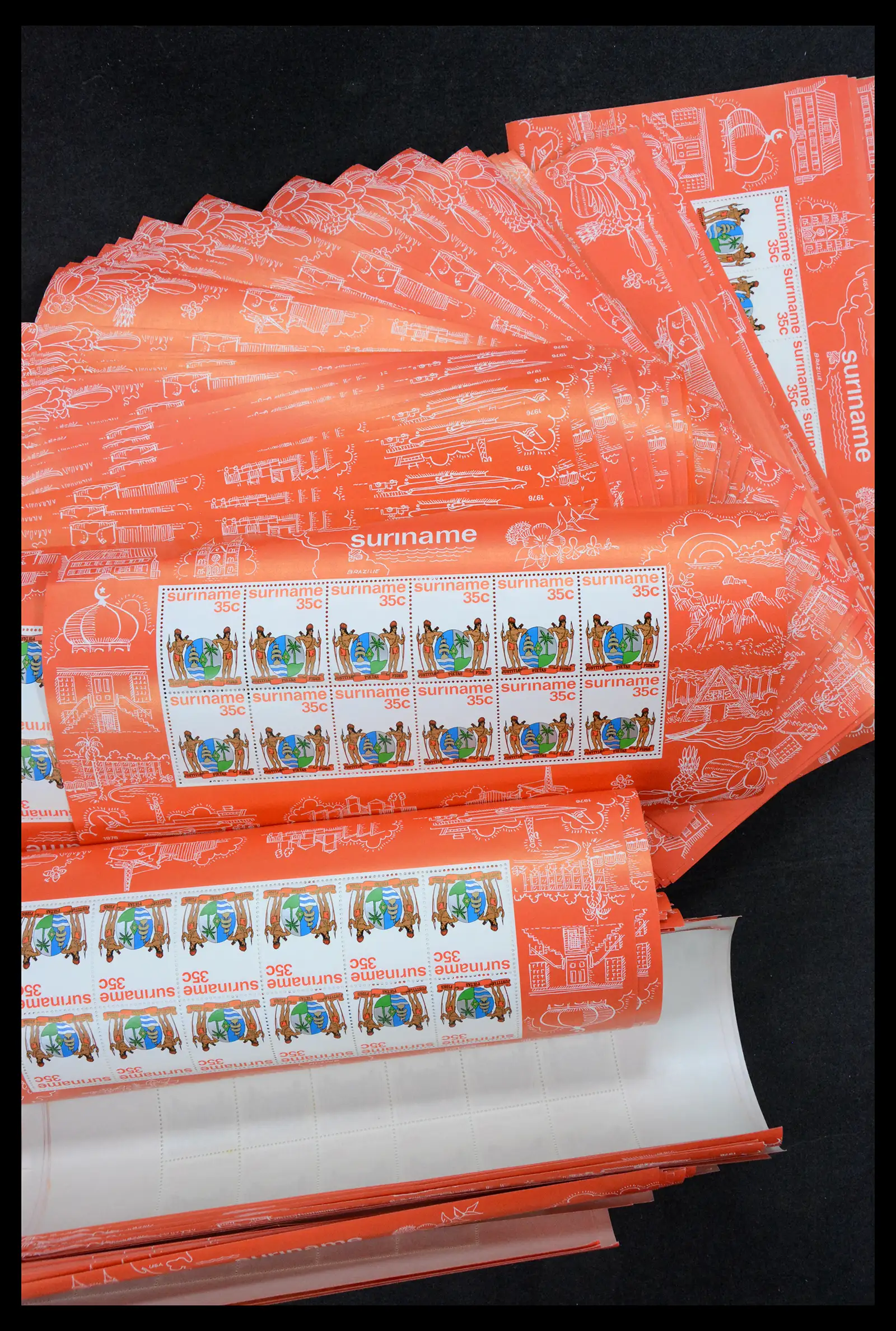 41301 0004 - Stamp collection 41301 Surinam sheetlets 1975-1976.