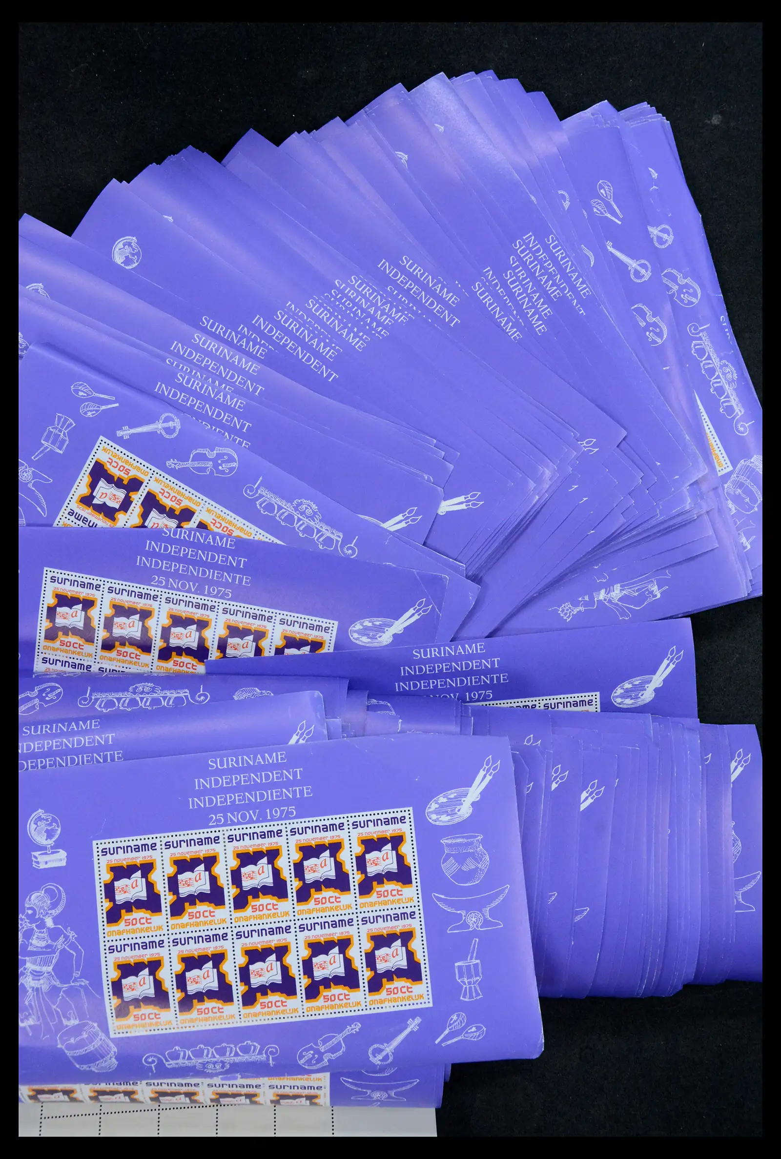 41301 0005 - Stamp collection 41301 Surinam sheetlets 1975-1976.
