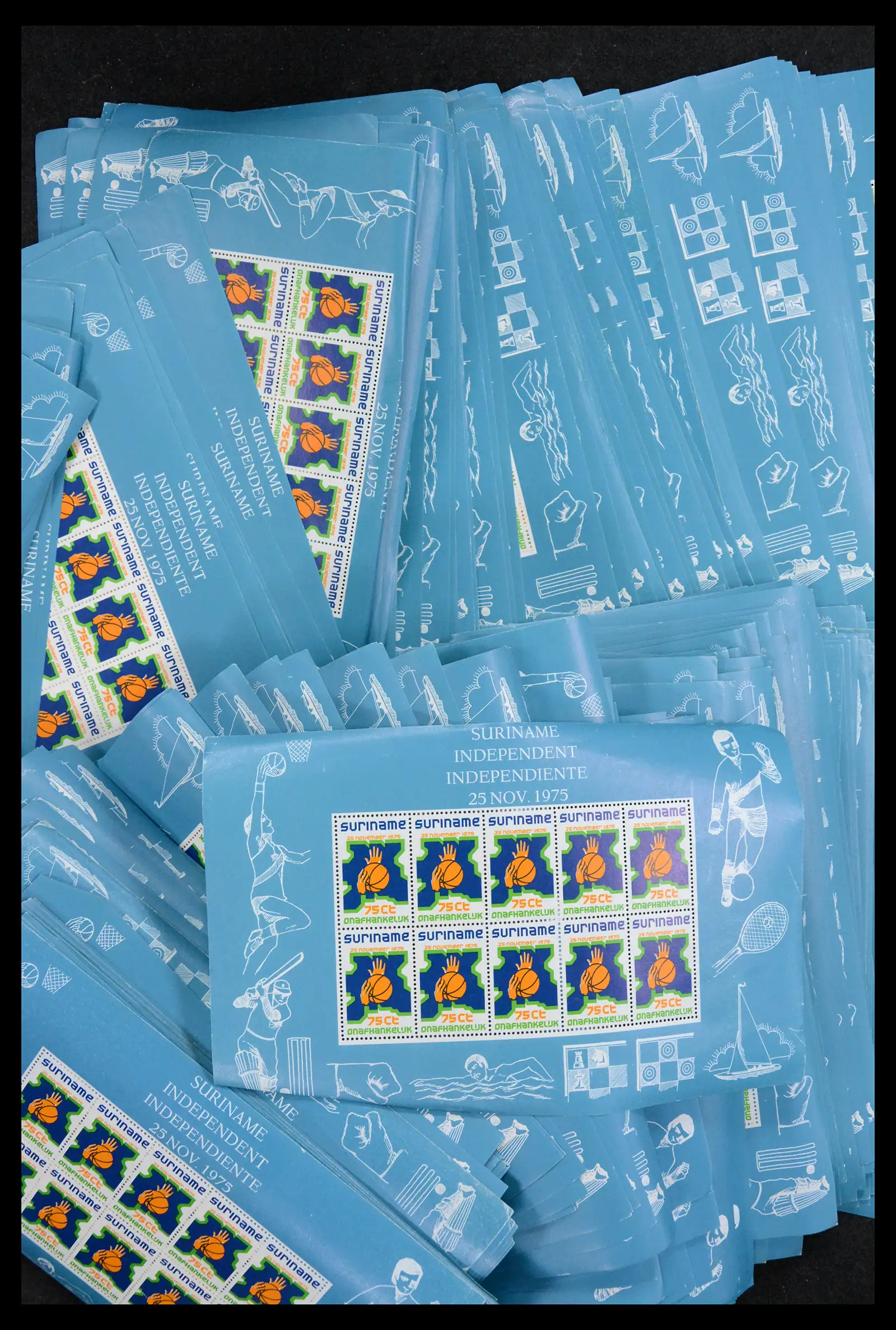 41301 0008 - Stamp collection 41301 Surinam sheetlets 1975-1976.