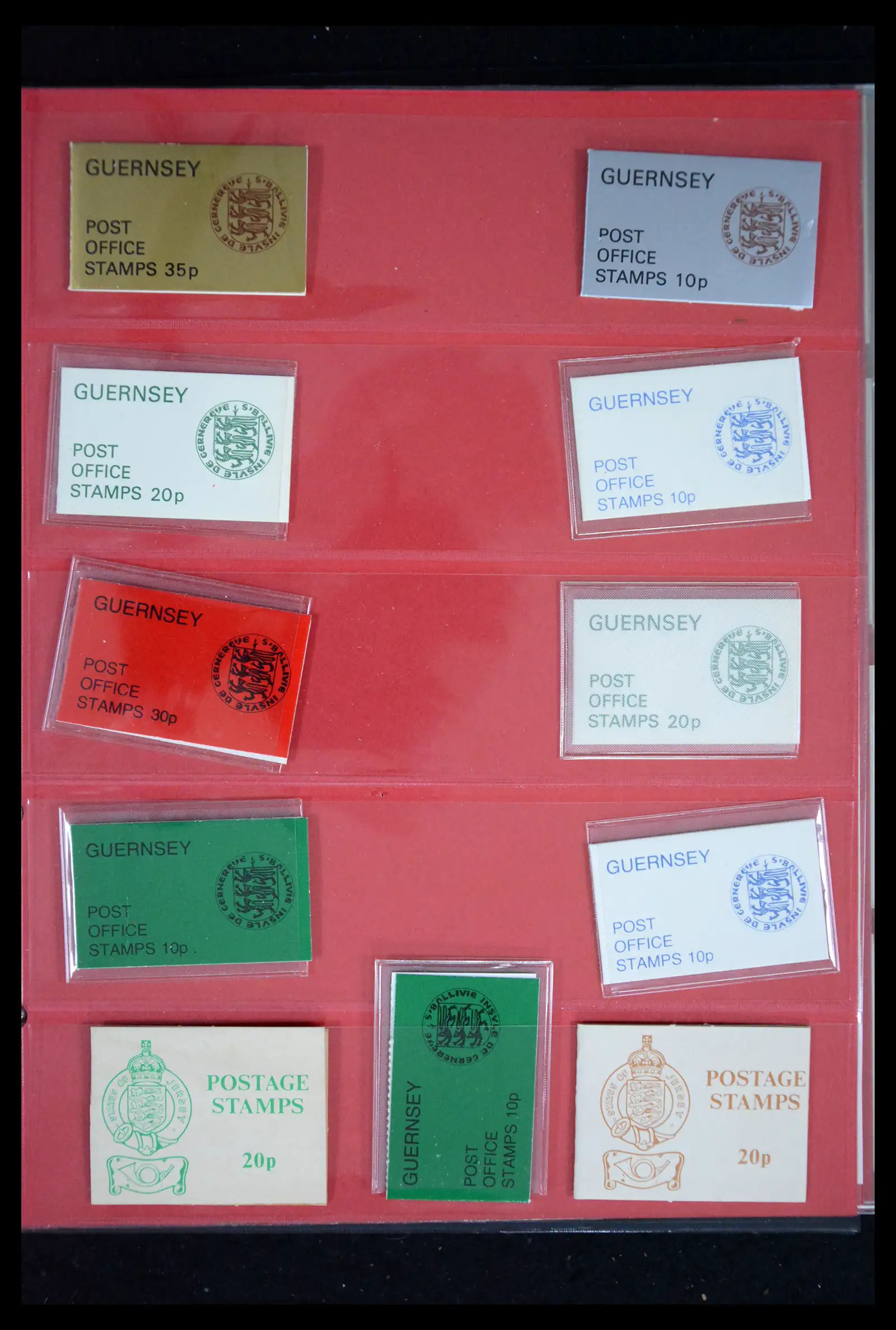41607 0023 - Postzegelverzameling 41607 Kanaaleilanden postzegelboekjes vanaf 1969.
