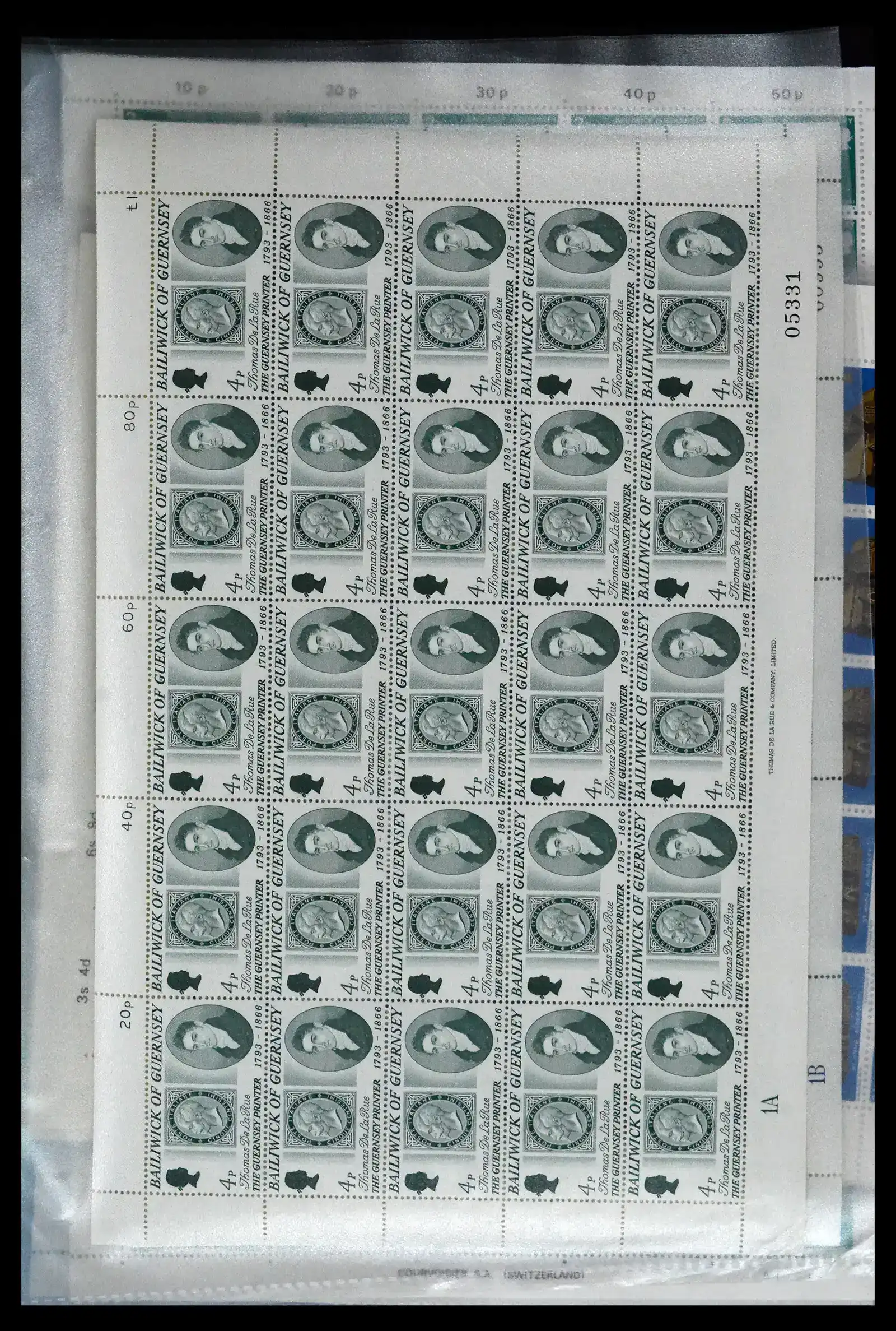 41669 0003 - Postzegelverzameling 41669 Guernsey complete vellen 1969-1975.
