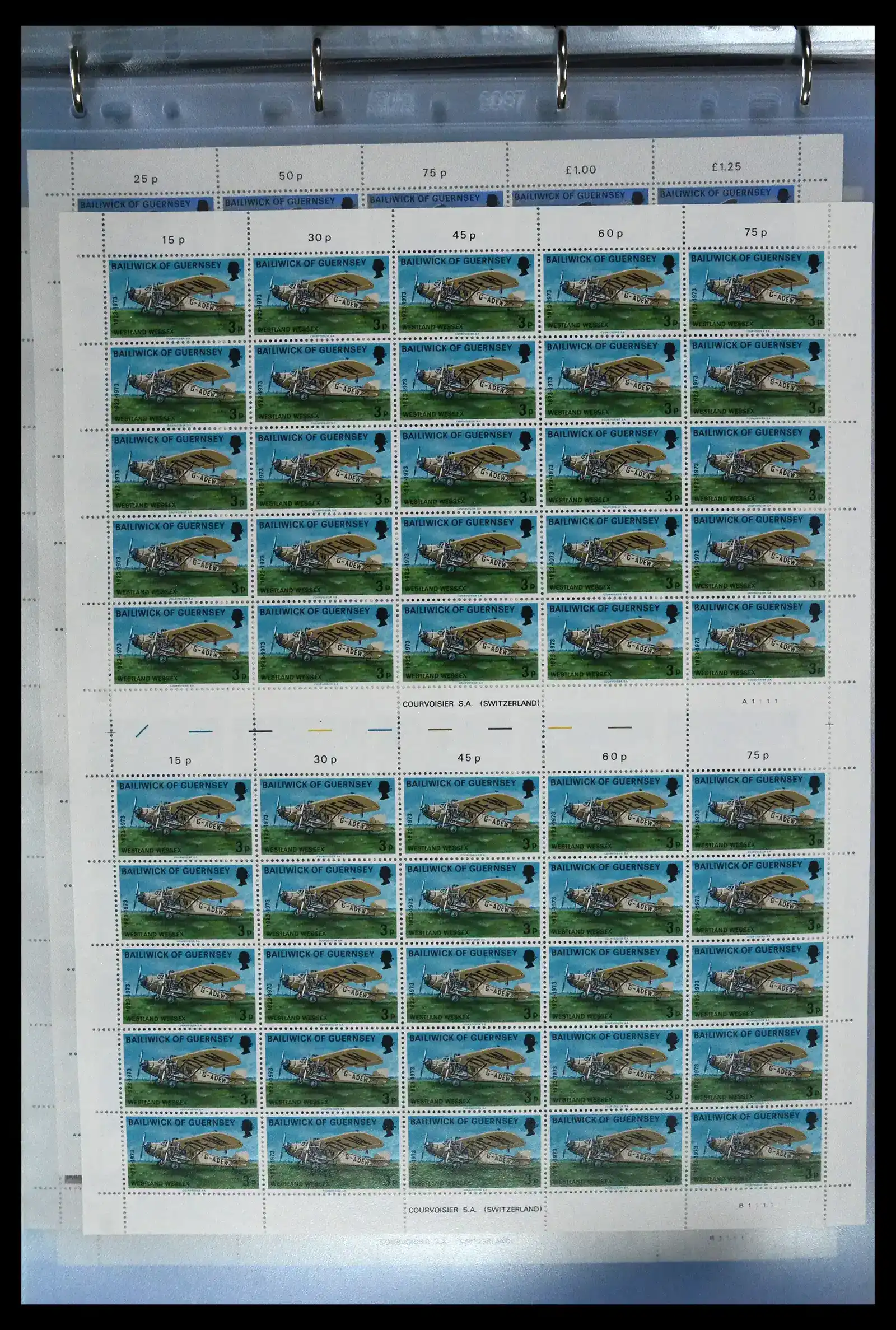 41669 0018 - Postzegelverzameling 41669 Guernsey complete vellen 1969-1975.