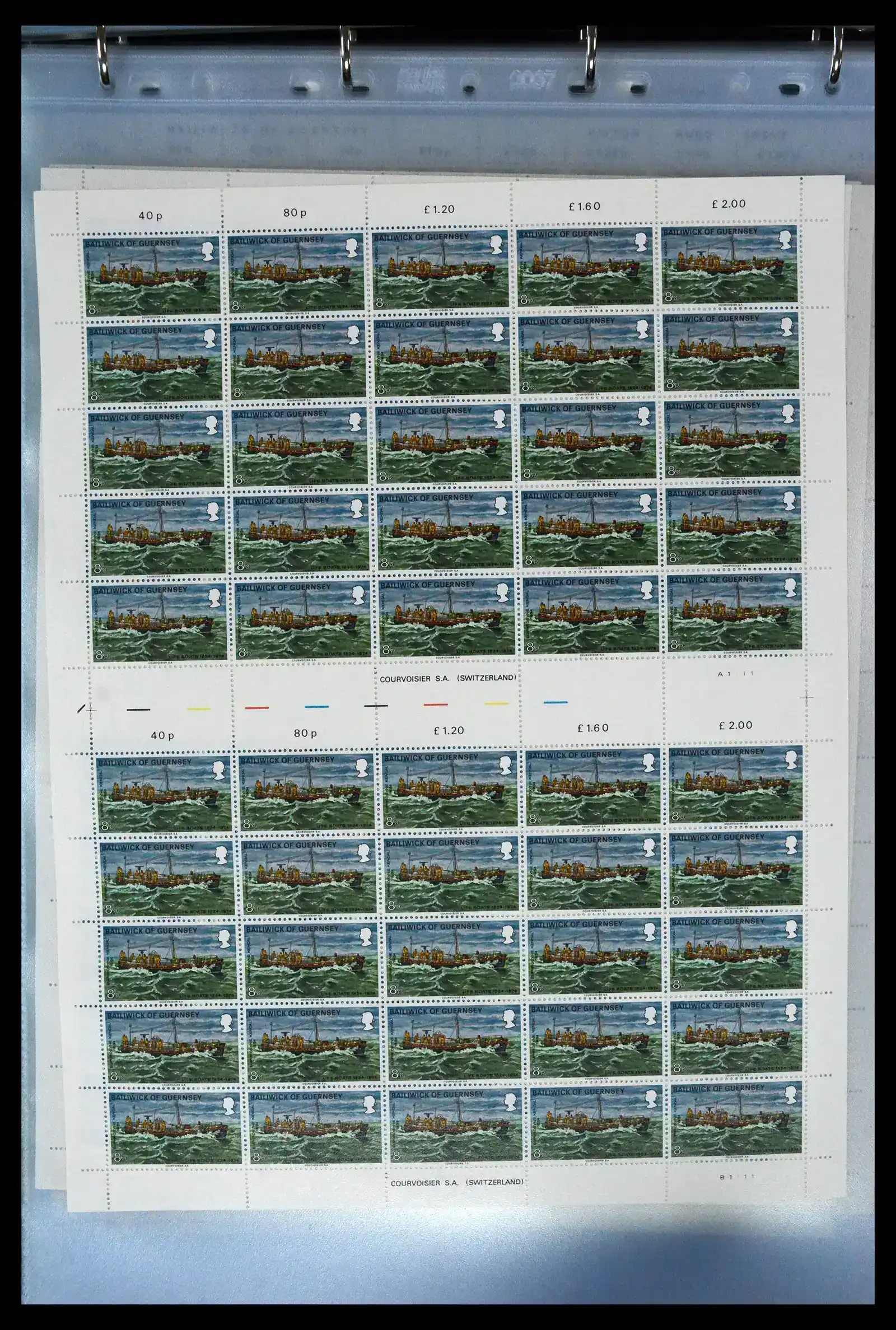 41669 0025 - Postzegelverzameling 41669 Guernsey complete vellen 1969-1975.