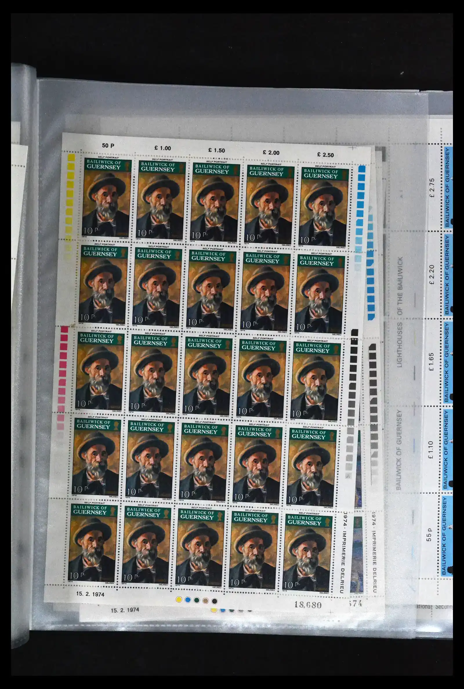 41669 0041 - Postzegelverzameling 41669 Guernsey complete vellen 1969-1975.