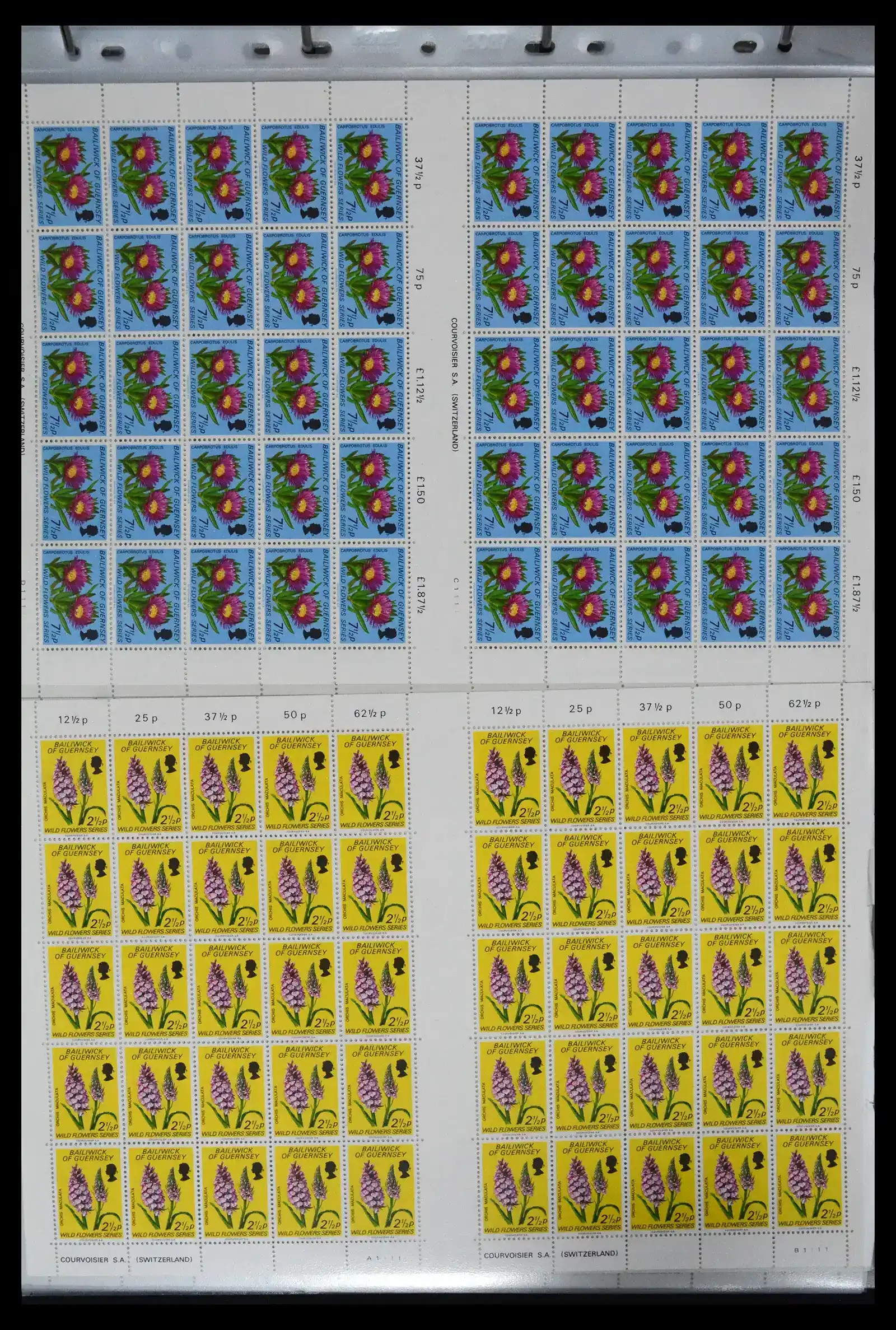 41669 0071 - Postzegelverzameling 41669 Guernsey complete vellen 1969-1975.