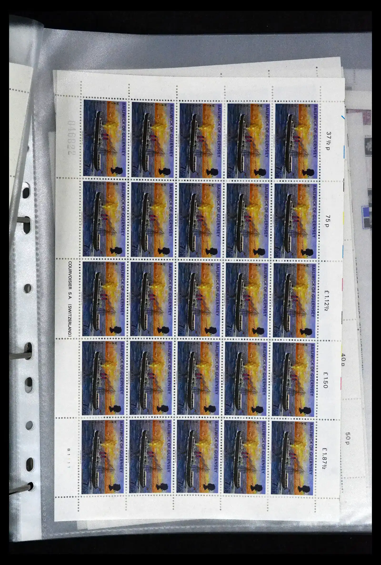 41669 0076 - Postzegelverzameling 41669 Guernsey complete vellen 1969-1975.