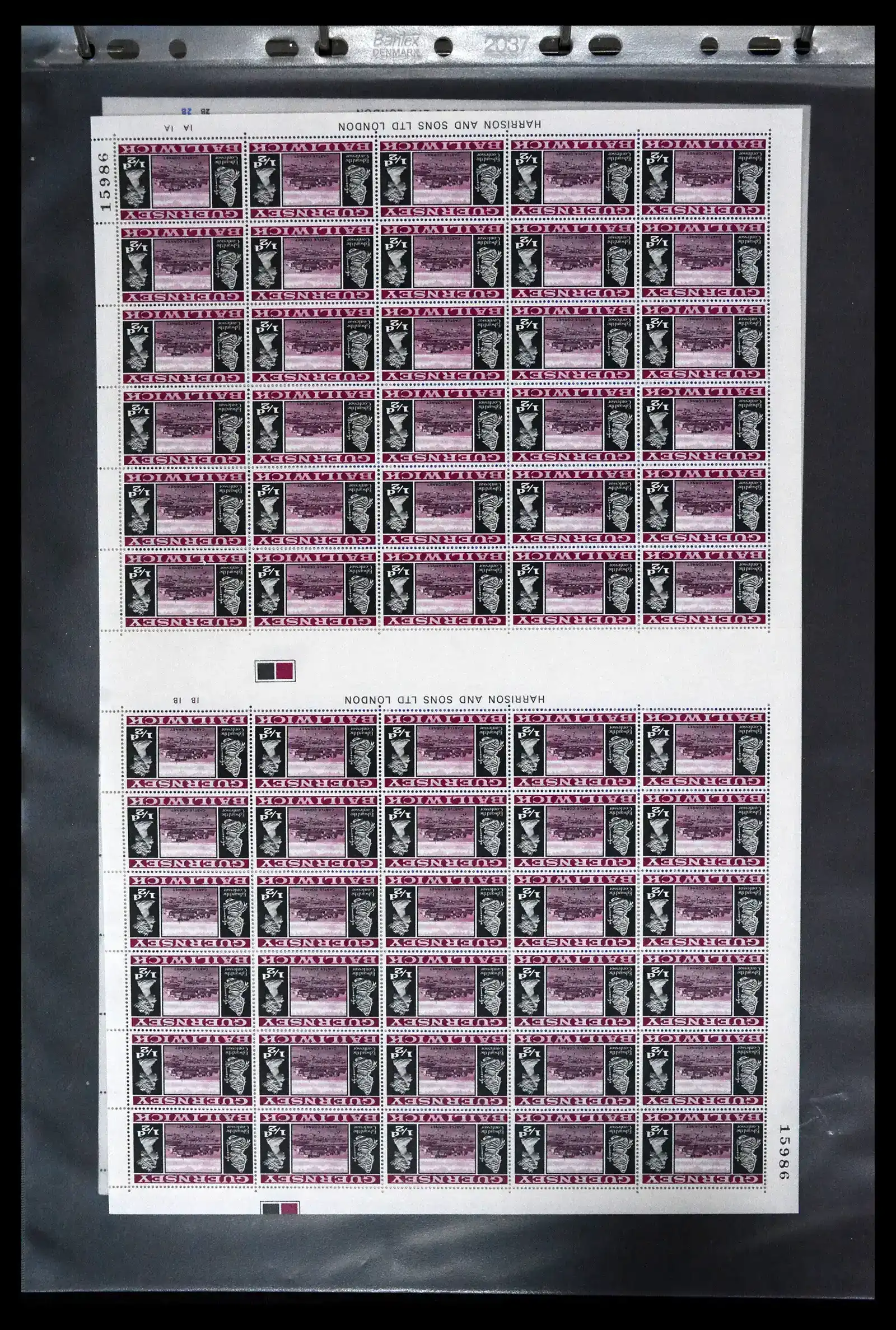 41669 0082 - Postzegelverzameling 41669 Guernsey complete vellen 1969-1975.