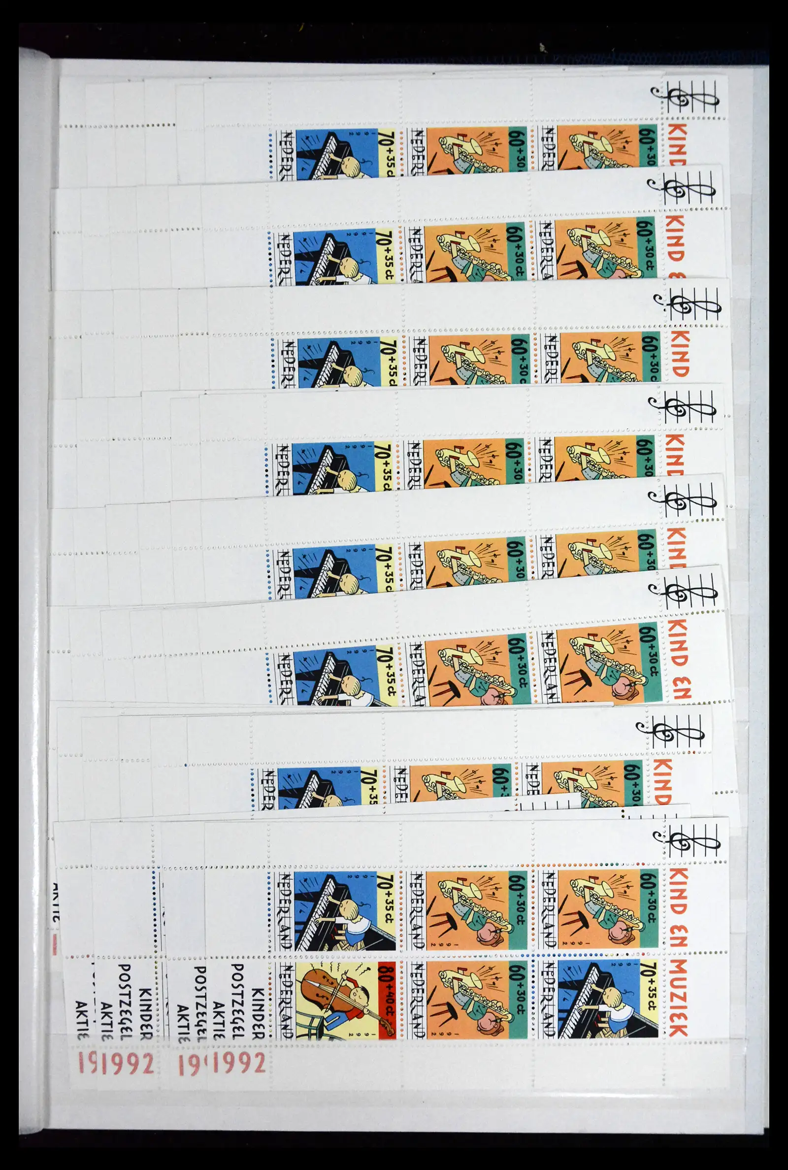 41686 0092 - Stamp collection 41686 Netherlands platefaults on child sheetlets 1965-2004.