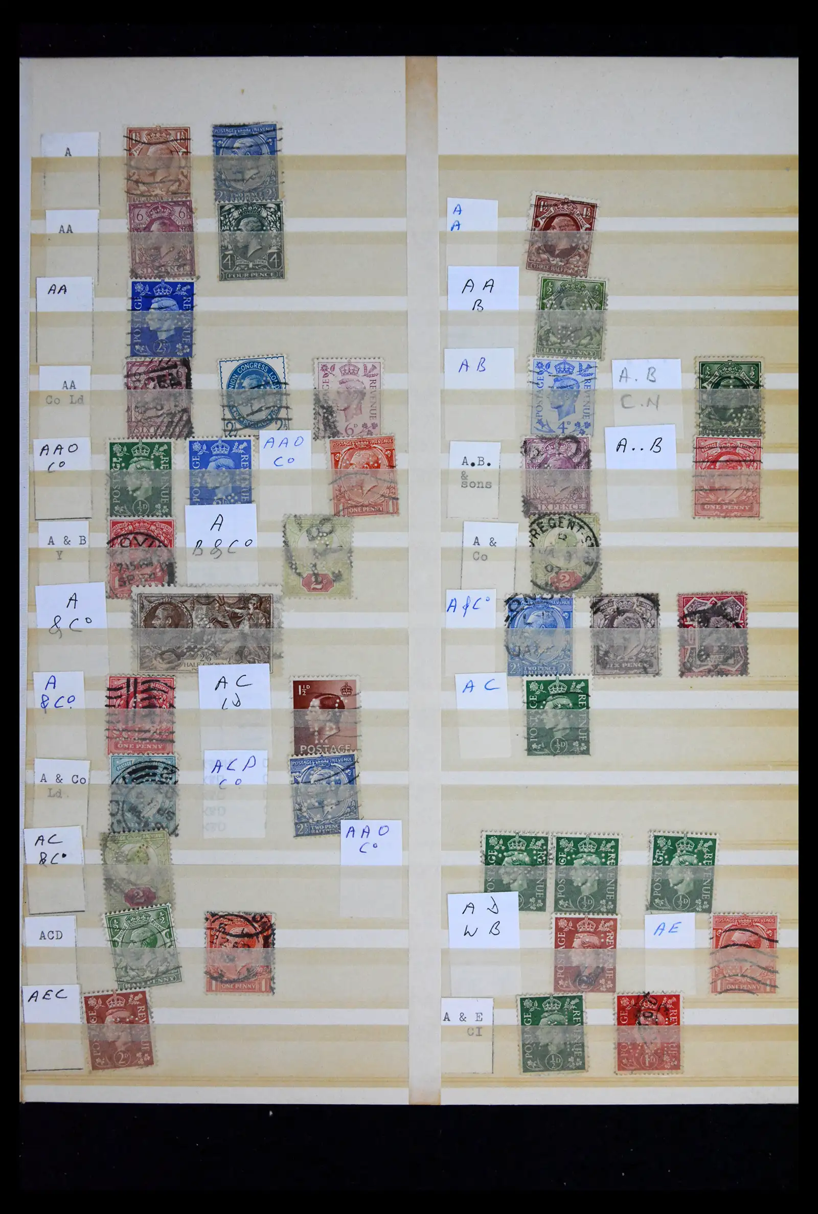 41721 0002 - Stamp collection 41721 Great Britain perfins 1900-1970.