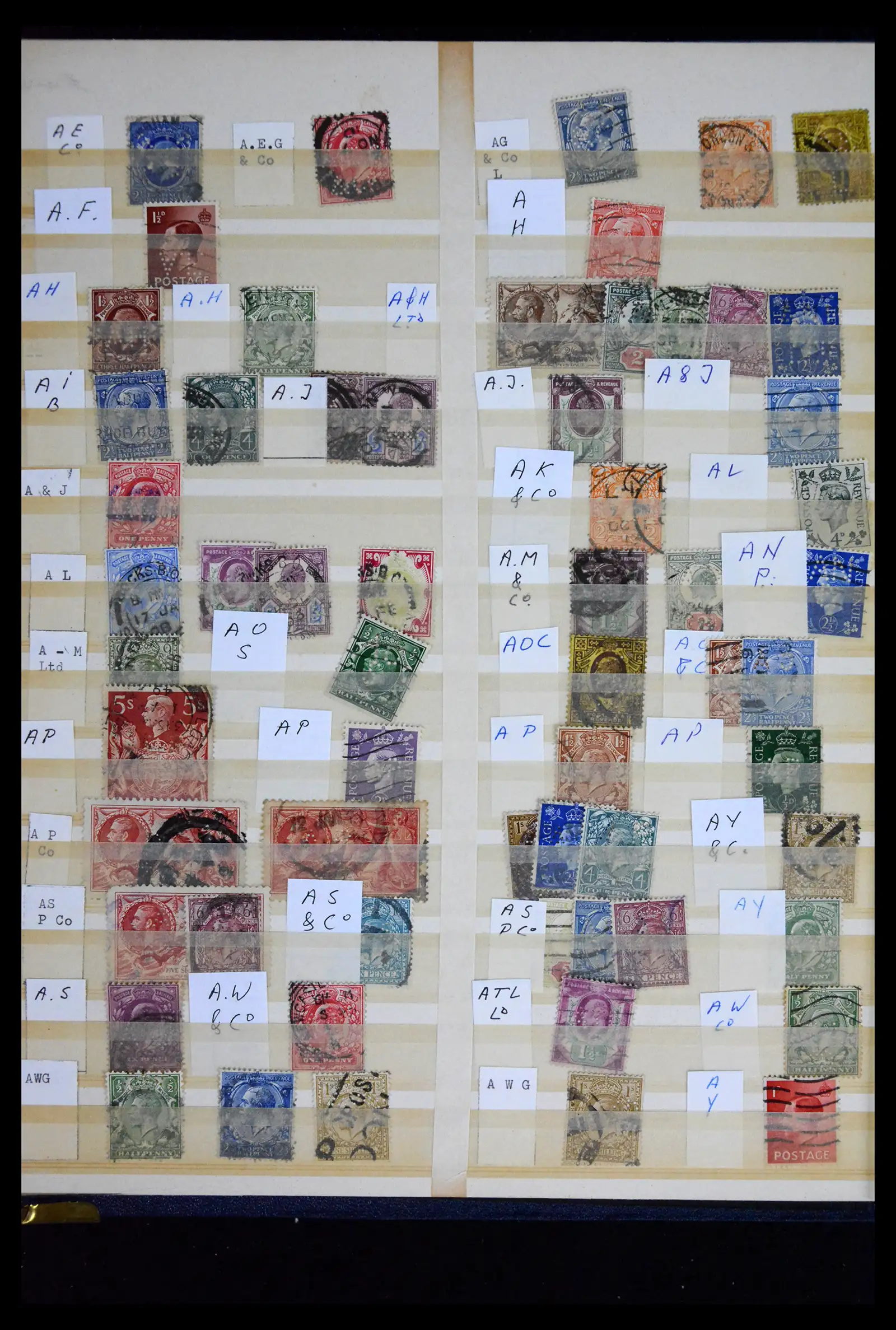 41721 0003 - Stamp collection 41721 Great Britain perfins 1900-1970.