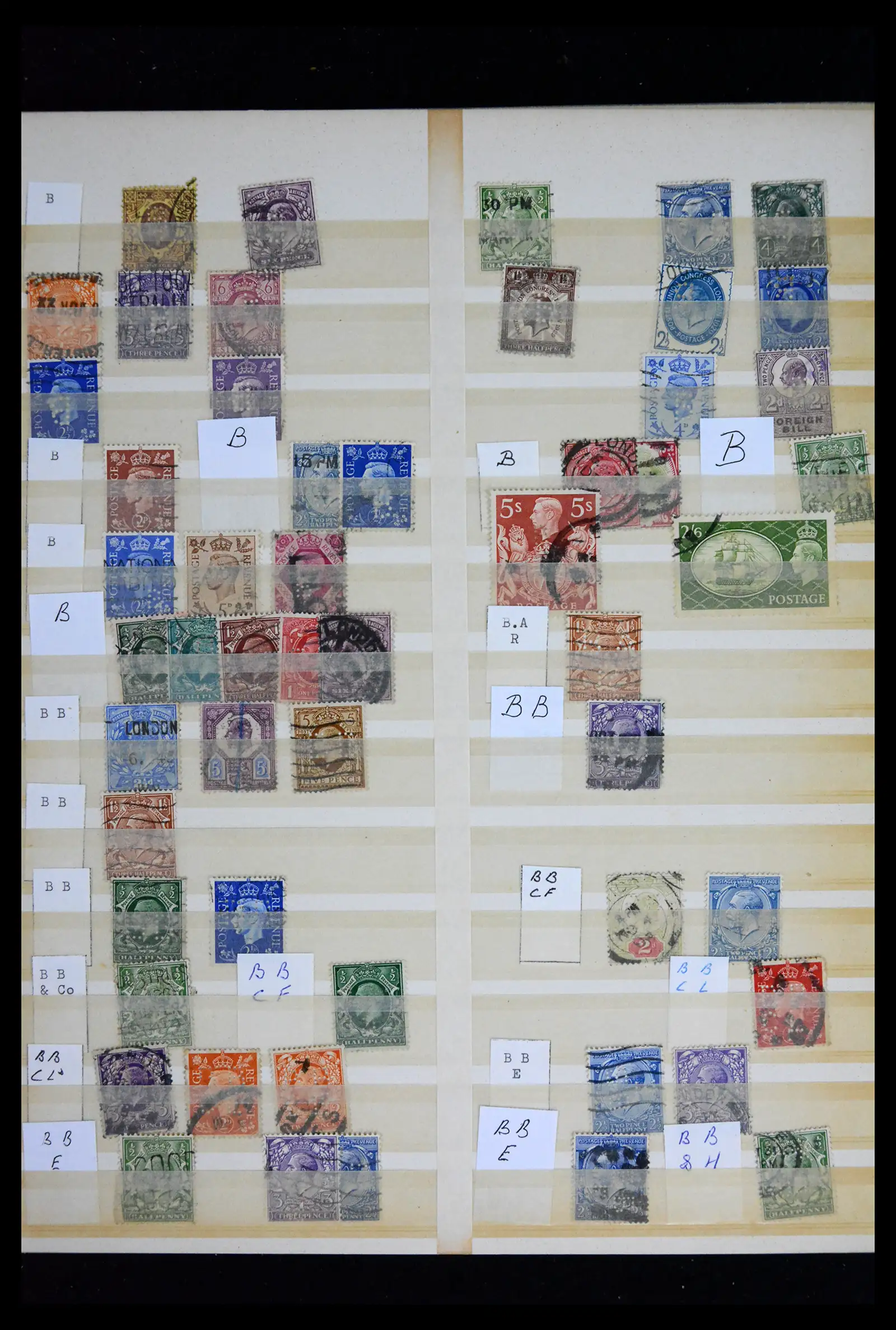 41721 0004 - Stamp collection 41721 Great Britain perfins 1900-1970.