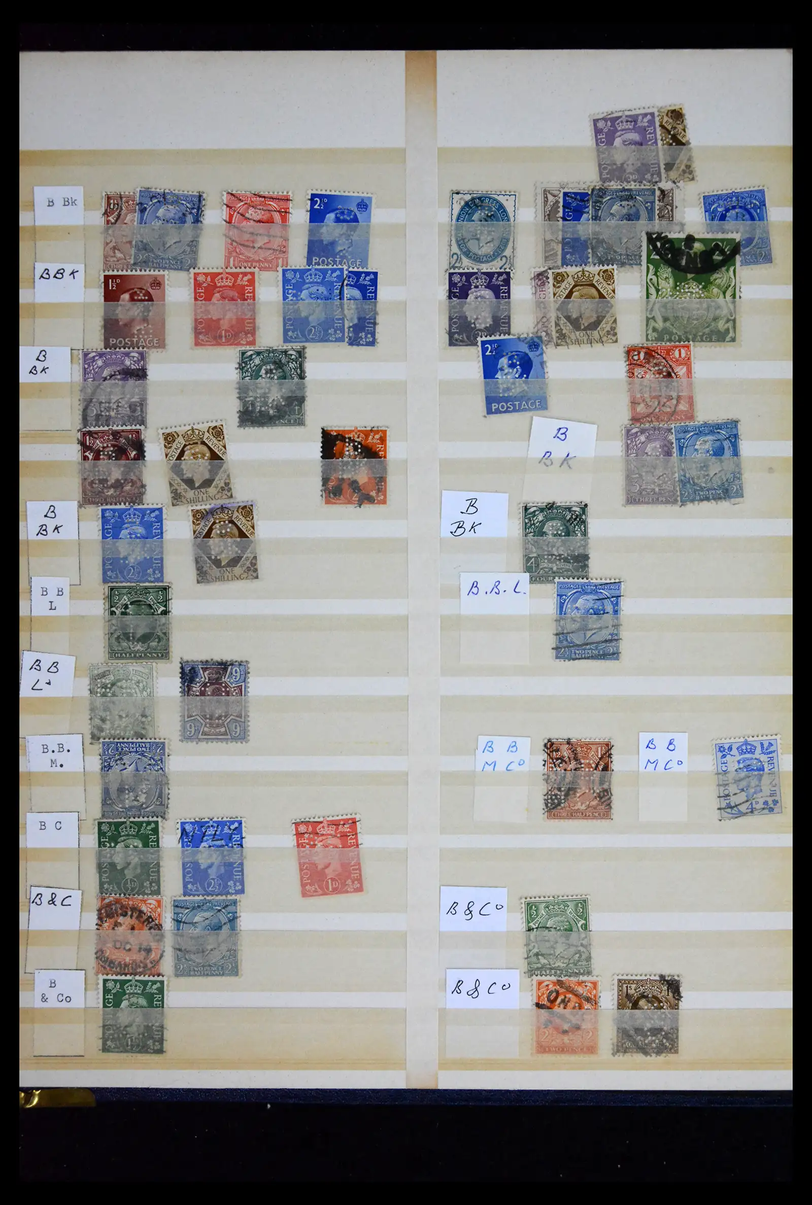 41721 0005 - Stamp collection 41721 Great Britain perfins 1900-1970.