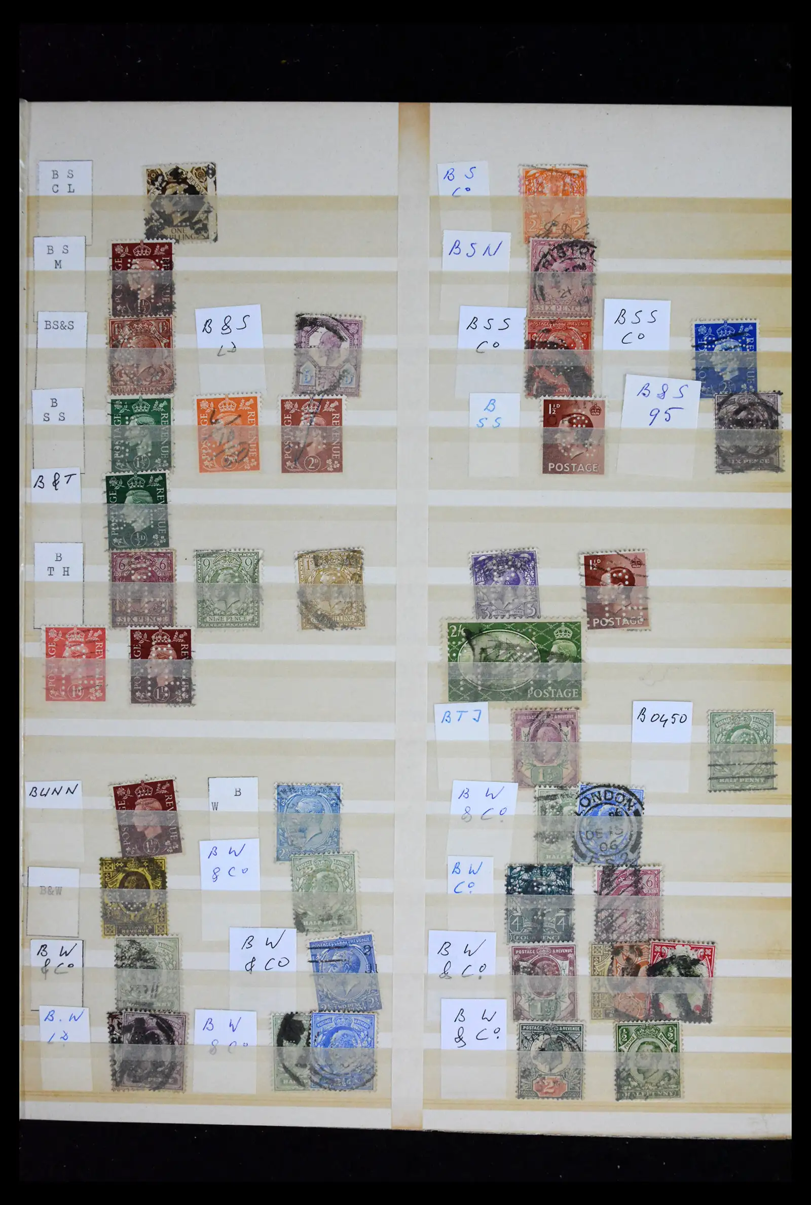 41721 0008 - Stamp collection 41721 Great Britain perfins 1900-1970.