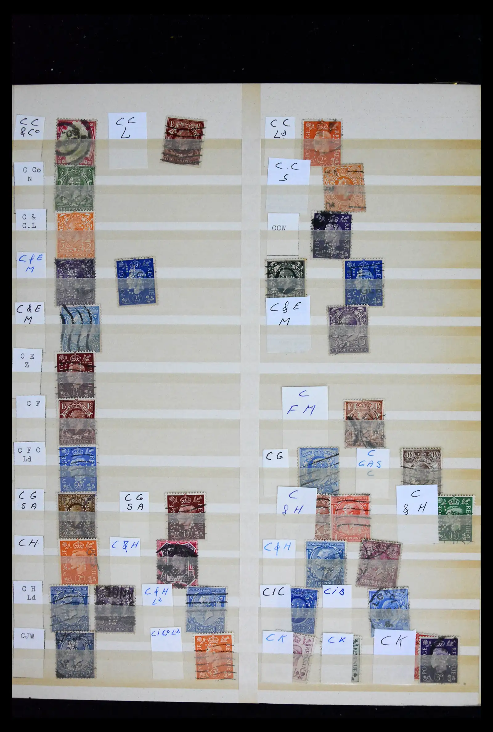 41721 0010 - Stamp collection 41721 Great Britain perfins 1900-1970.