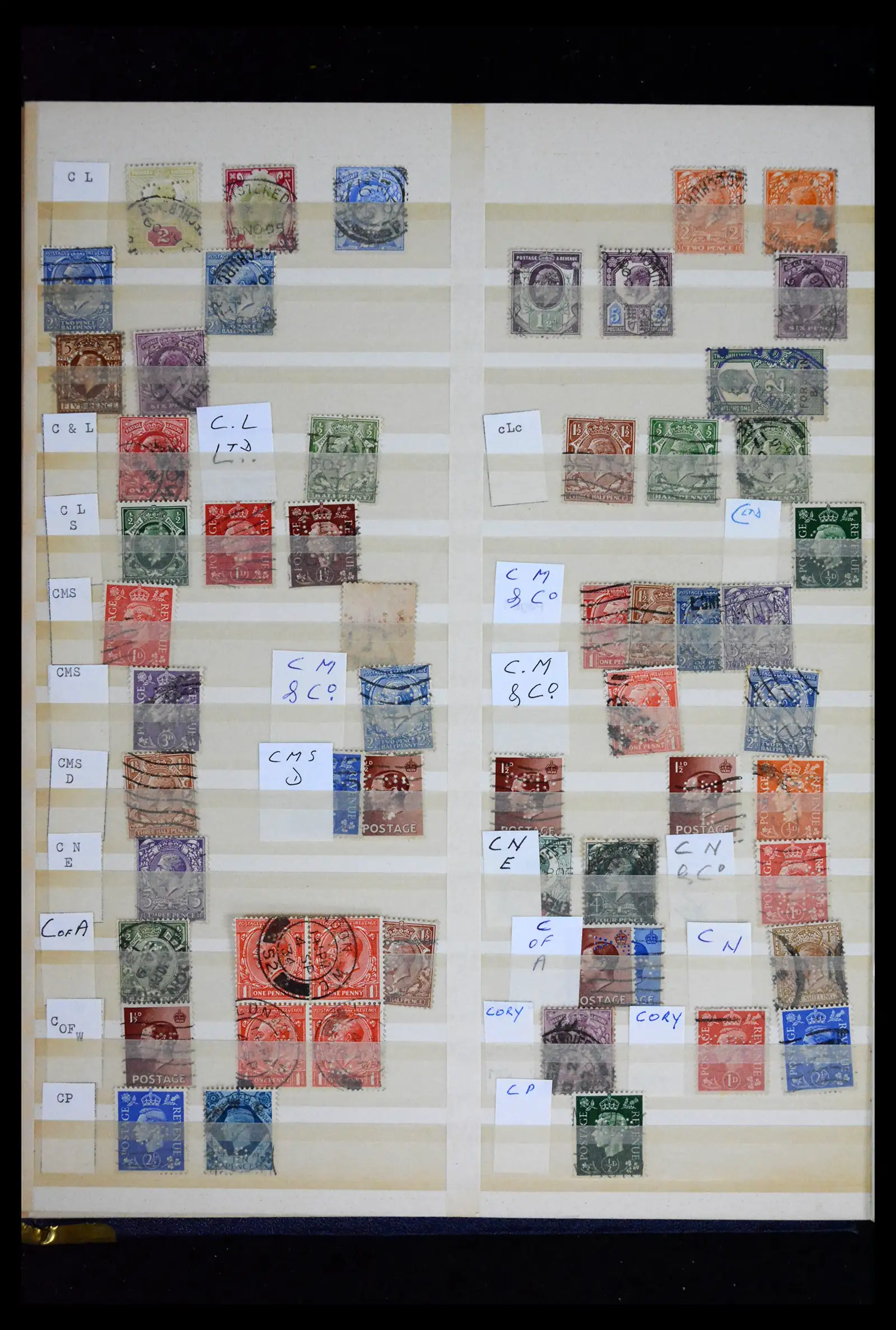 41721 0011 - Stamp collection 41721 Great Britain perfins 1900-1970.