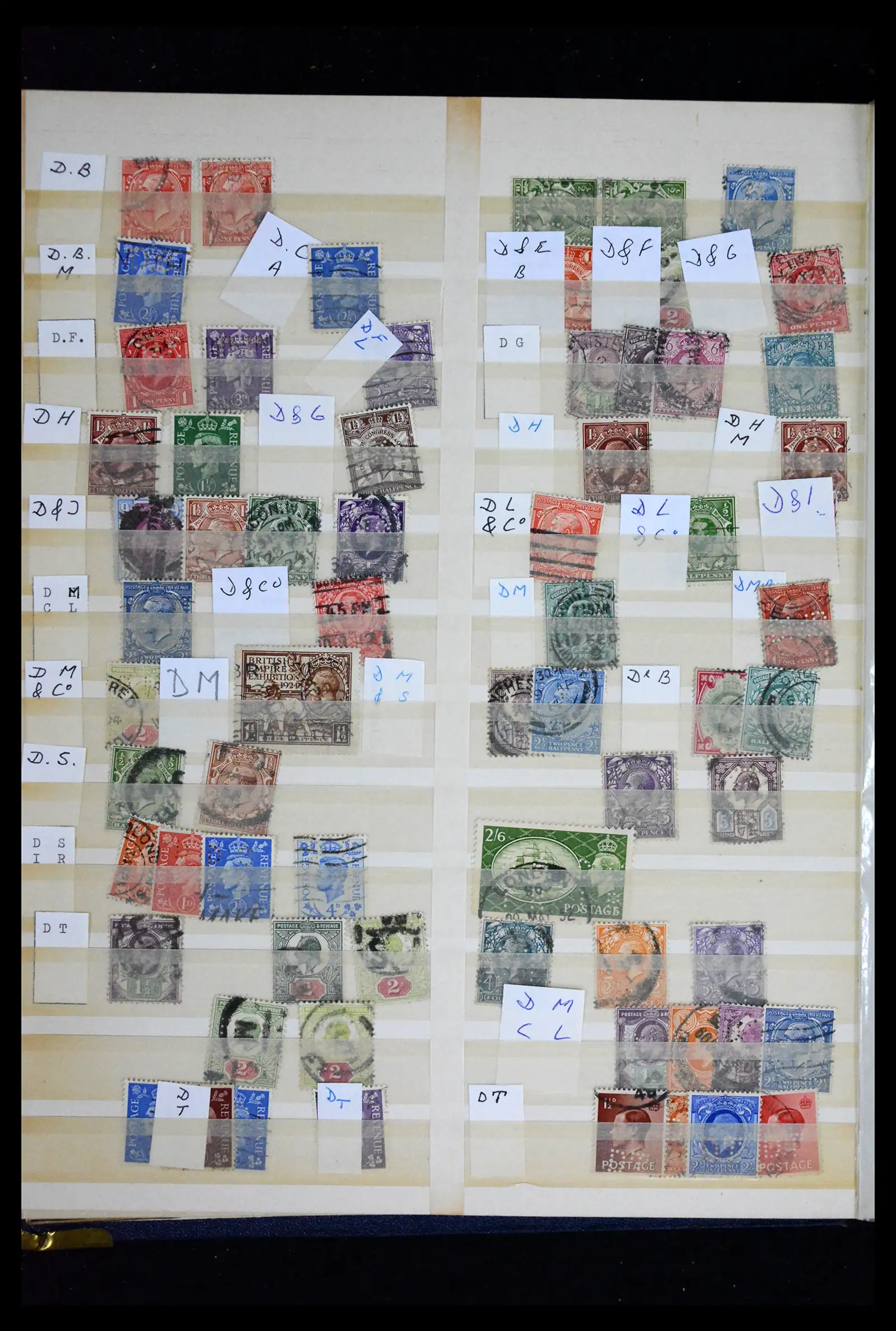 41721 0015 - Stamp collection 41721 Great Britain perfins 1900-1970.