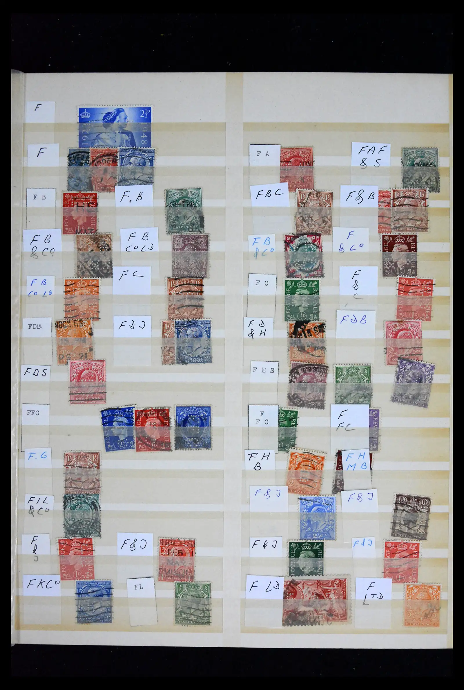 41721 0018 - Stamp collection 41721 Great Britain perfins 1900-1970.