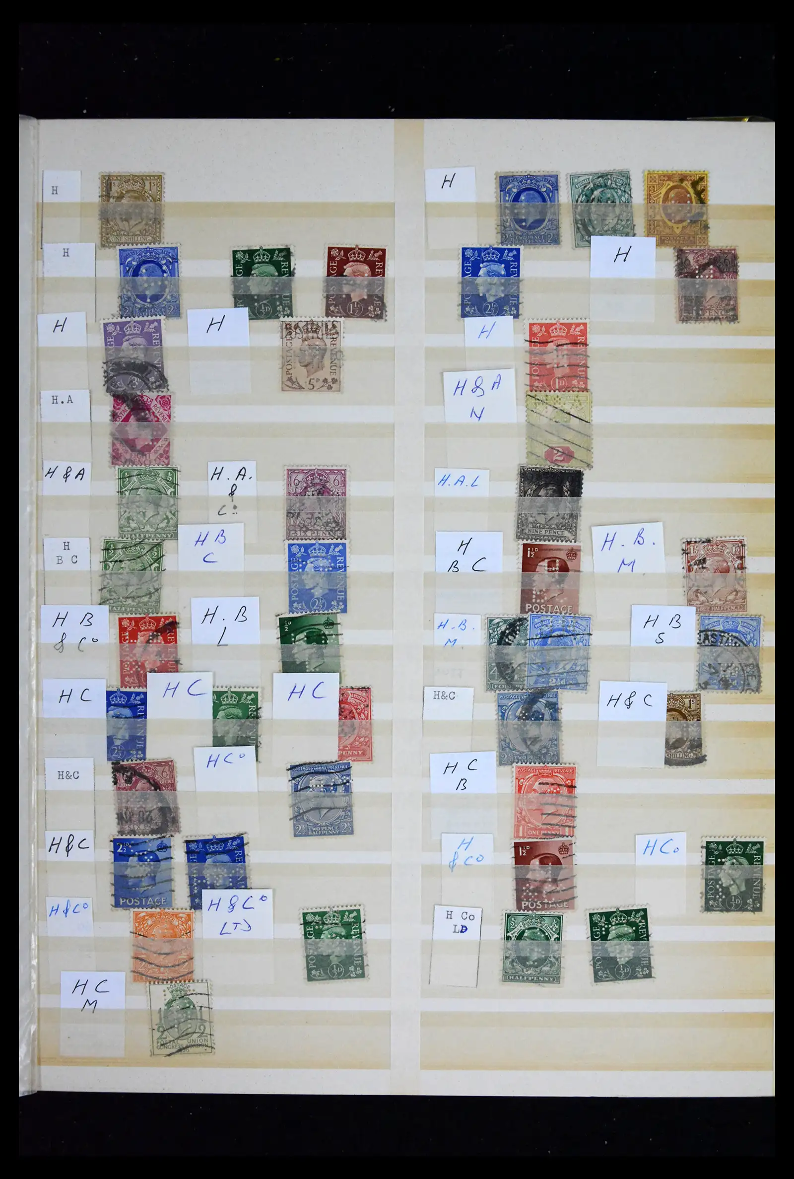 41721 0022 - Stamp collection 41721 Great Britain perfins 1900-1970.